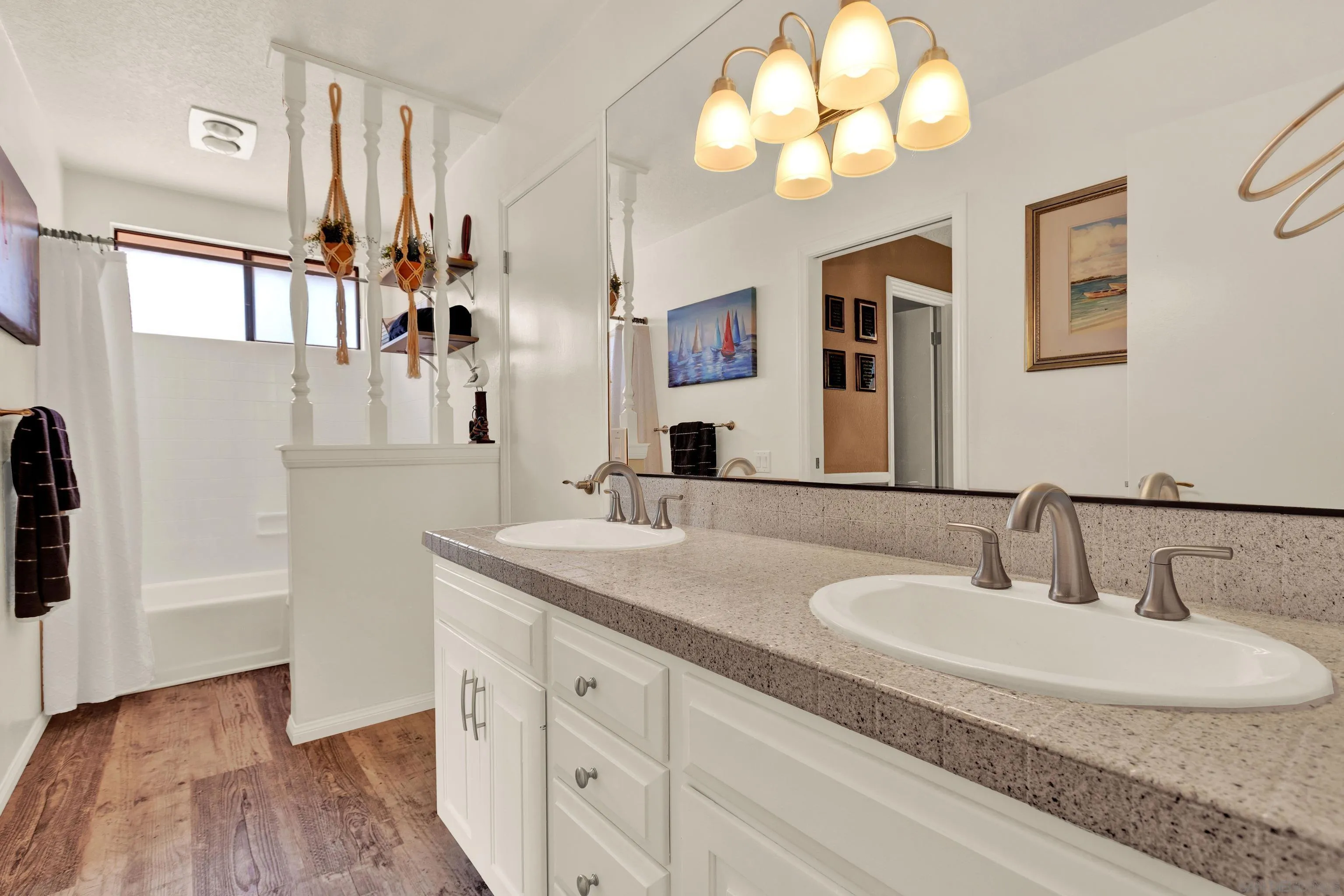 https://cdn.realtyfeed.com/cdn/127/220020611/5ddc98565e1f1cab4b36e9f778612c32.webp
