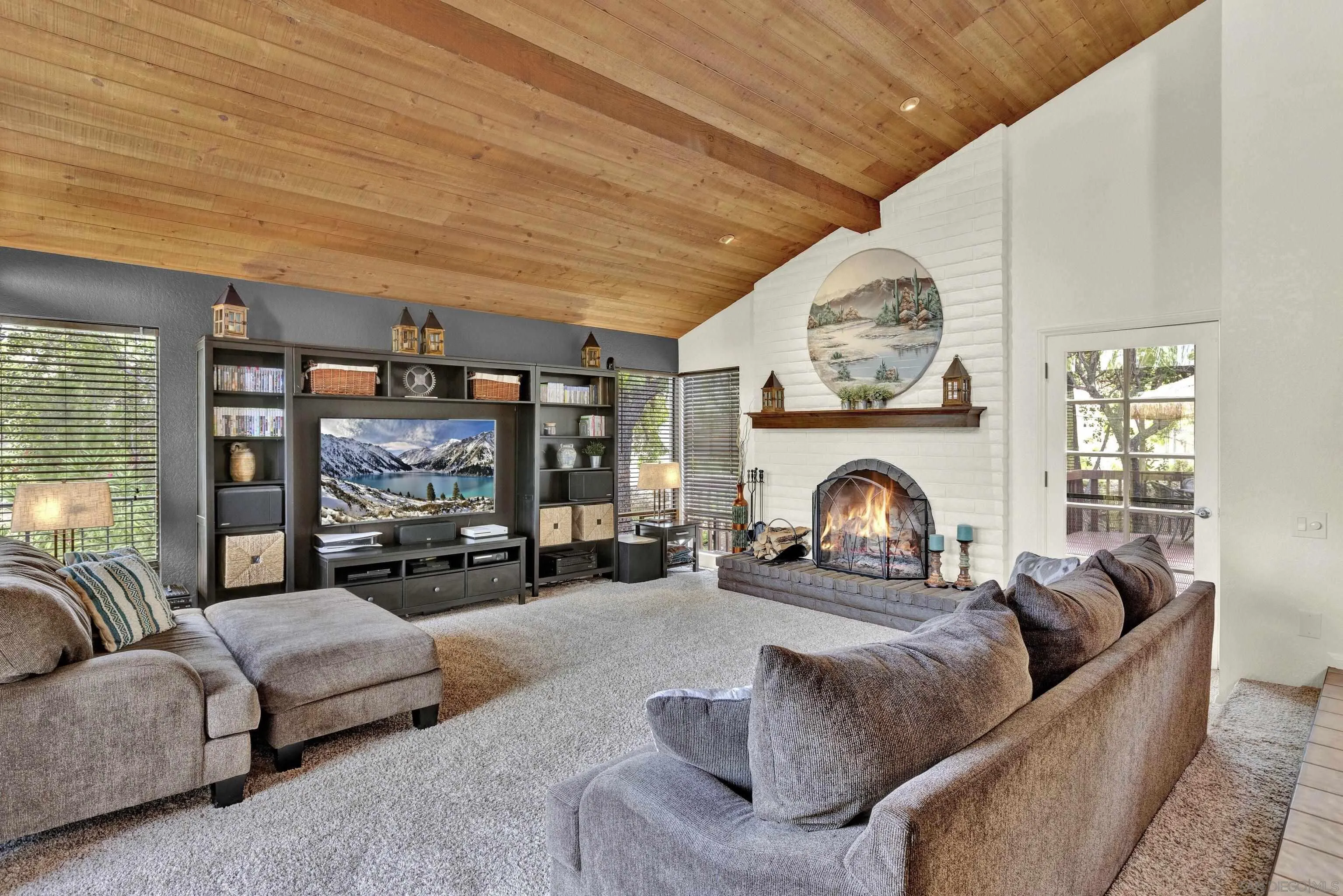 https://cdn.realtyfeed.com/cdn/127/220020611/82be76beebb4405c6572746a8c01067d.webp