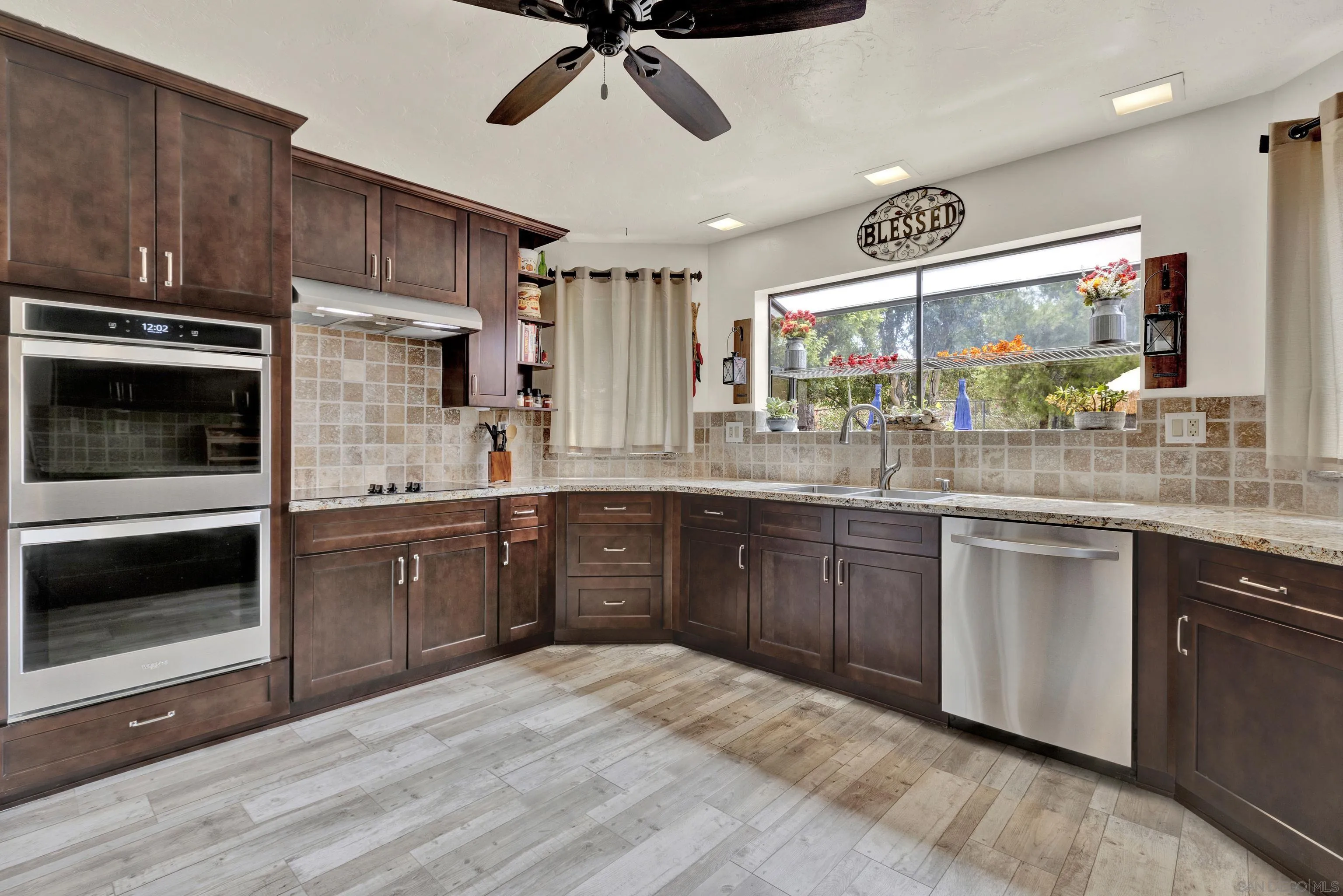 https://cdn.realtyfeed.com/cdn/127/220020611/8cd2e91cc4ac617aad385f3c8bdd1c67.webp
