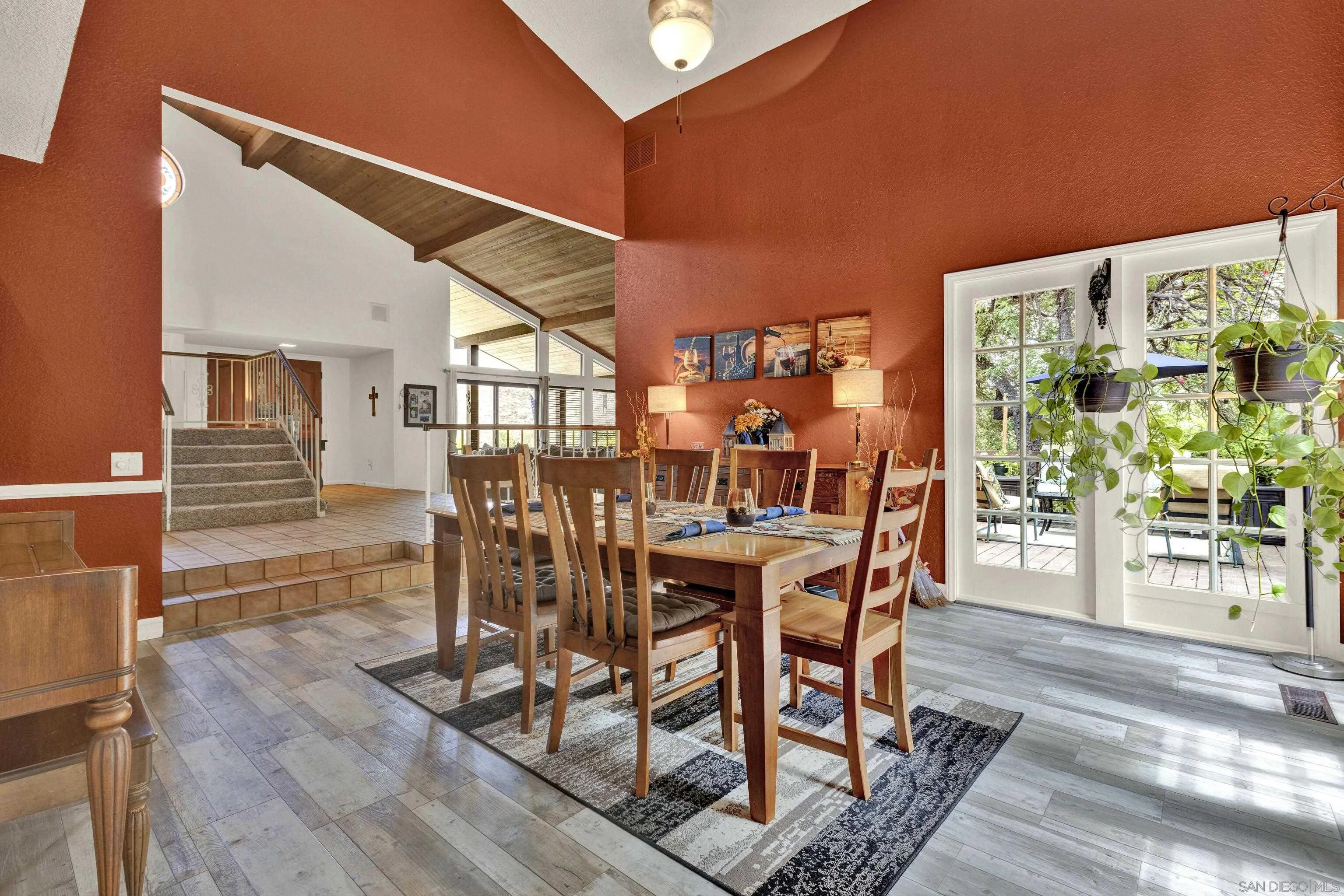 https://cdn.realtyfeed.com/cdn/127/220020611/e09a4935aae86eaa49c29305b10a036e.webp