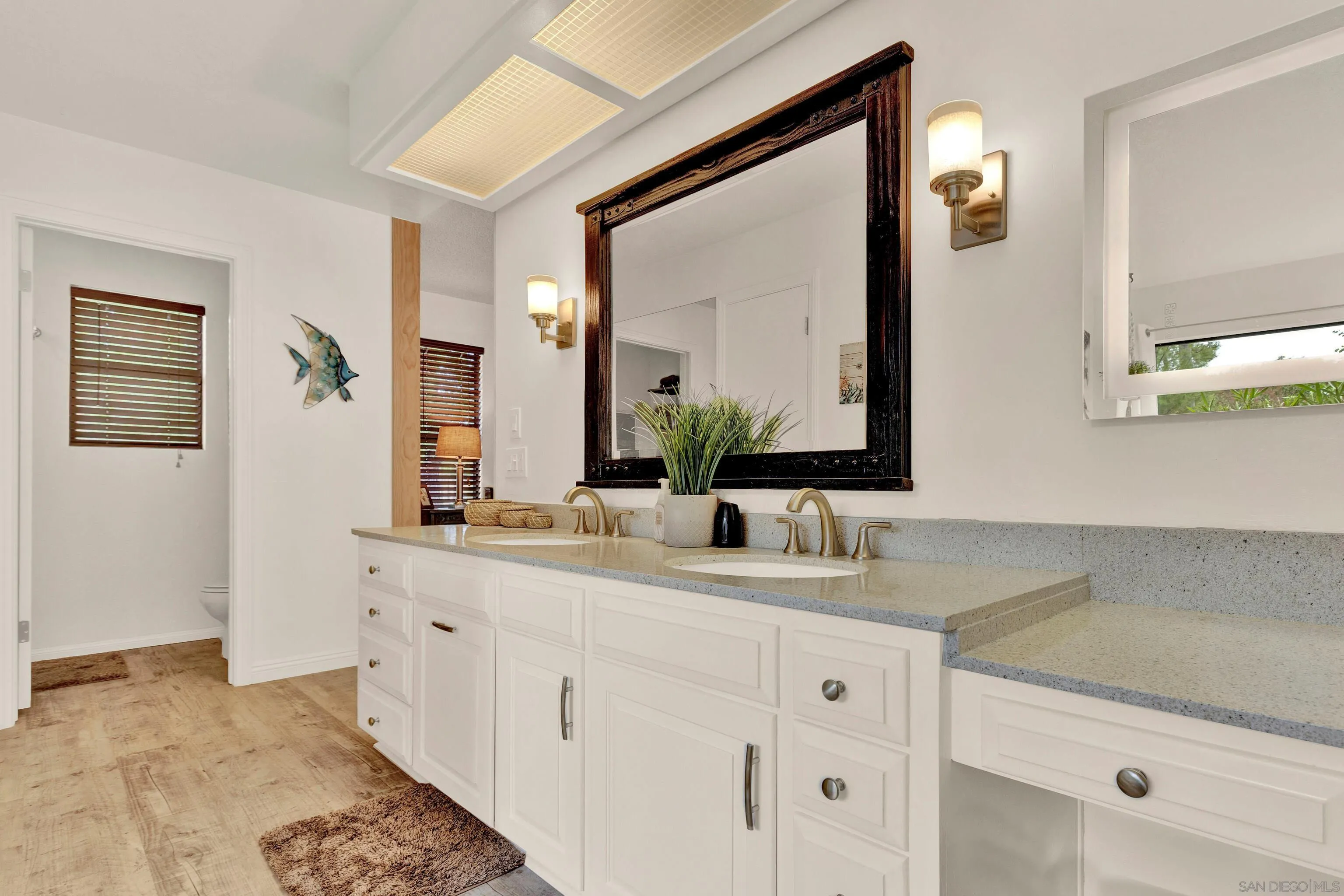 https://cdn.realtyfeed.com/cdn/127/220020611/f53a212a68d2d5feb5e375cf703d53ba.webp