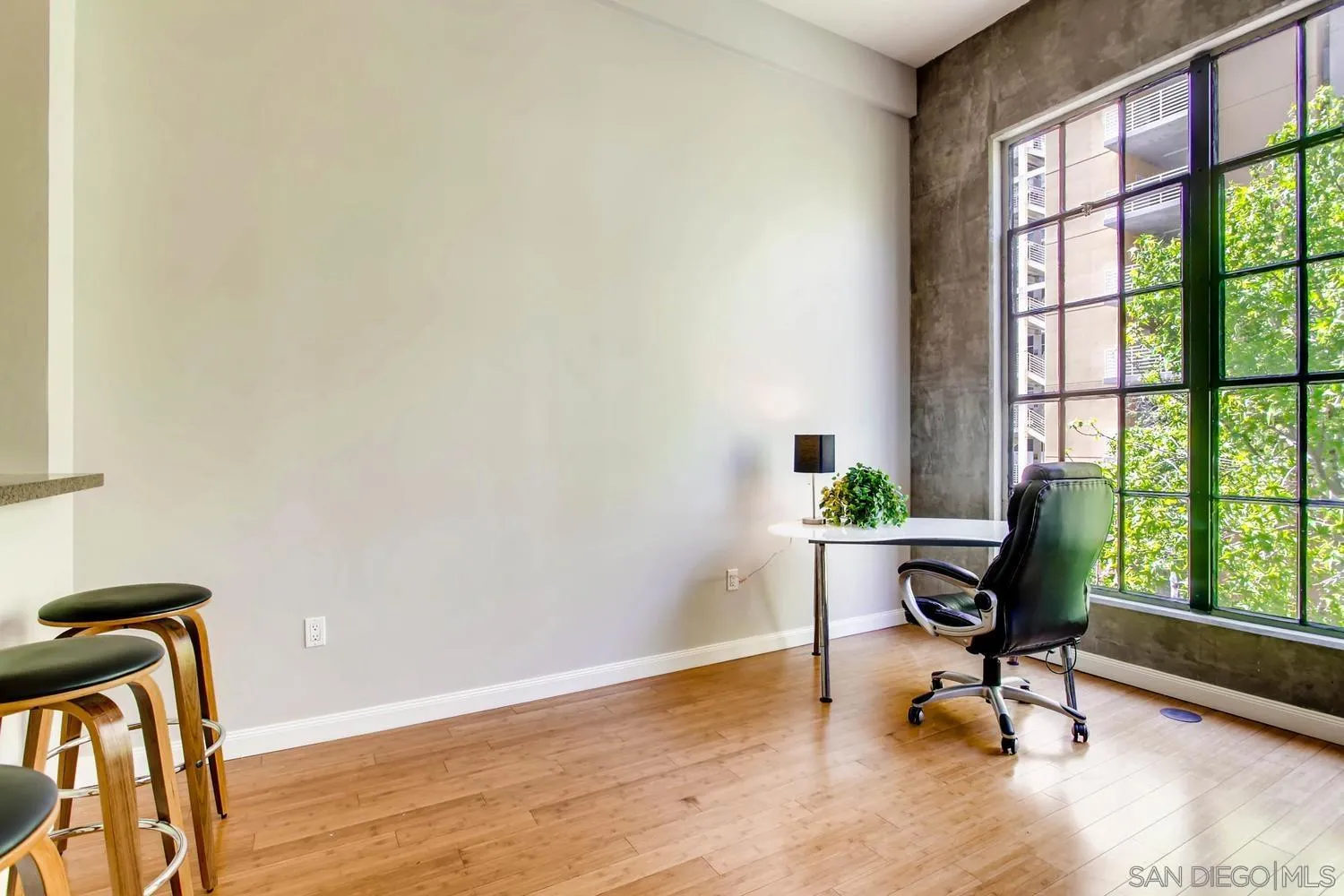 https://cdn.realtyfeed.com/cdn/127/220020638/1ac2b0c266621928fb005b905bec8865.webp