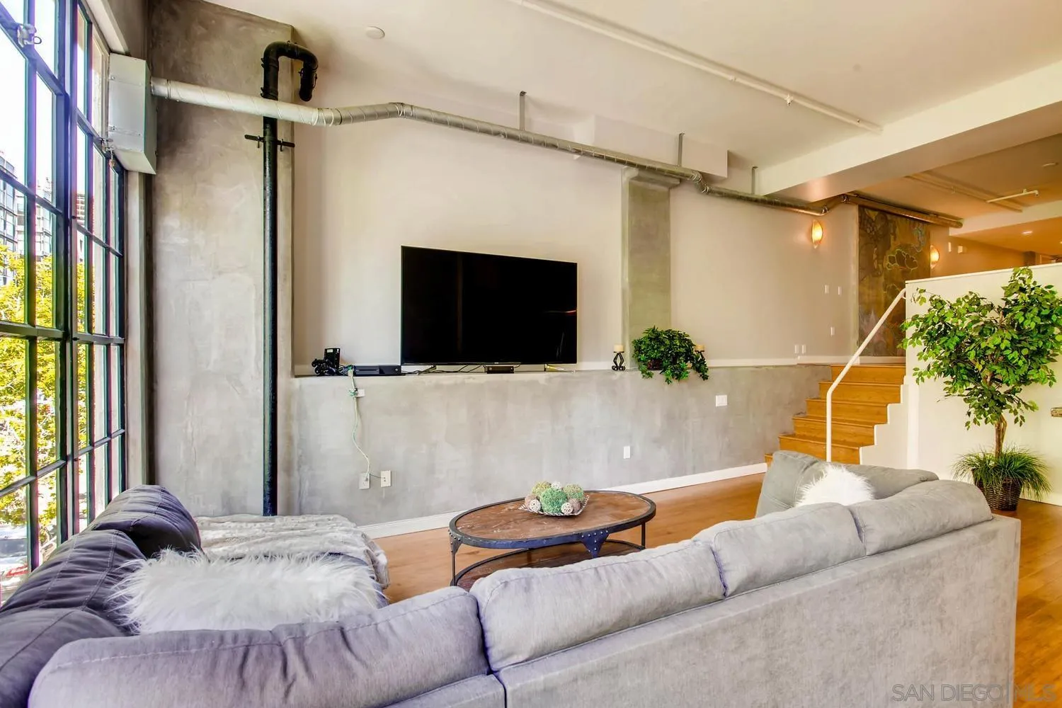 https://cdn.realtyfeed.com/cdn/127/220020638/44c312cc8de51812fa04db1adc3e8052.webp