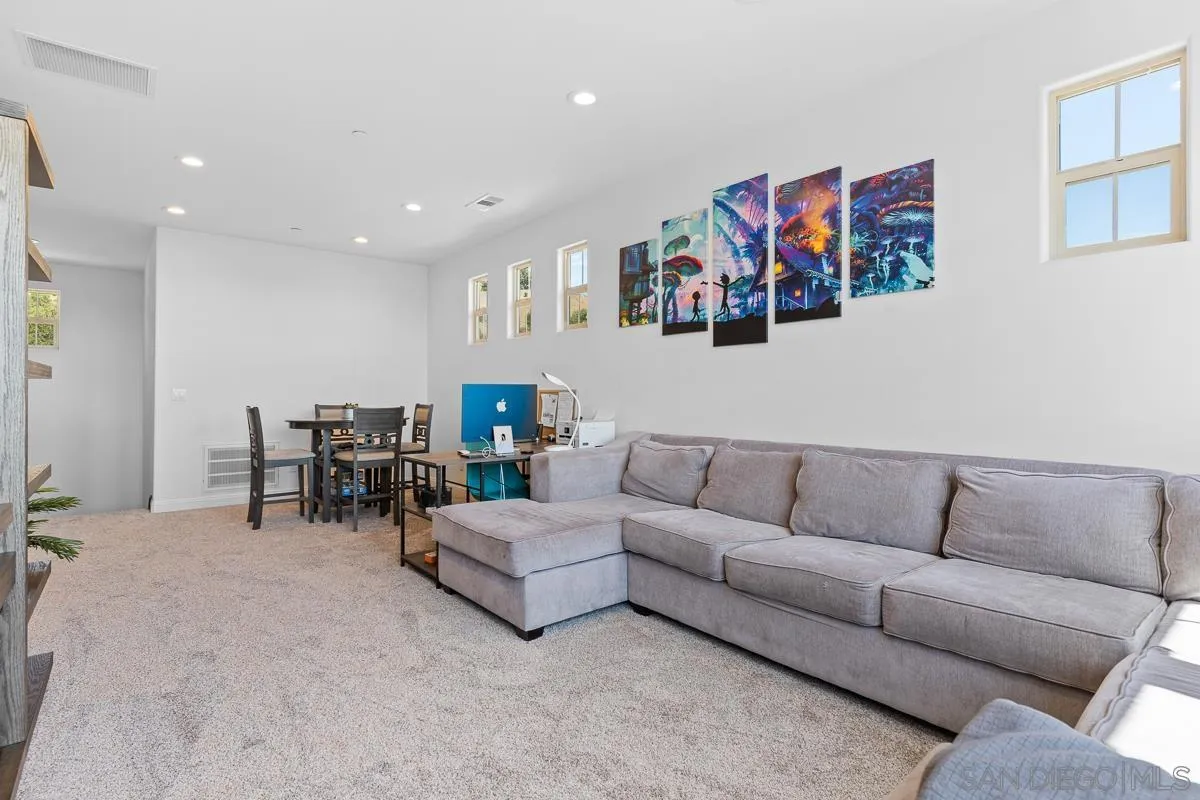 https://cdn.realtyfeed.com/cdn/127/220020901/58c4fa1d61c7871be551a631d61e1496.webp