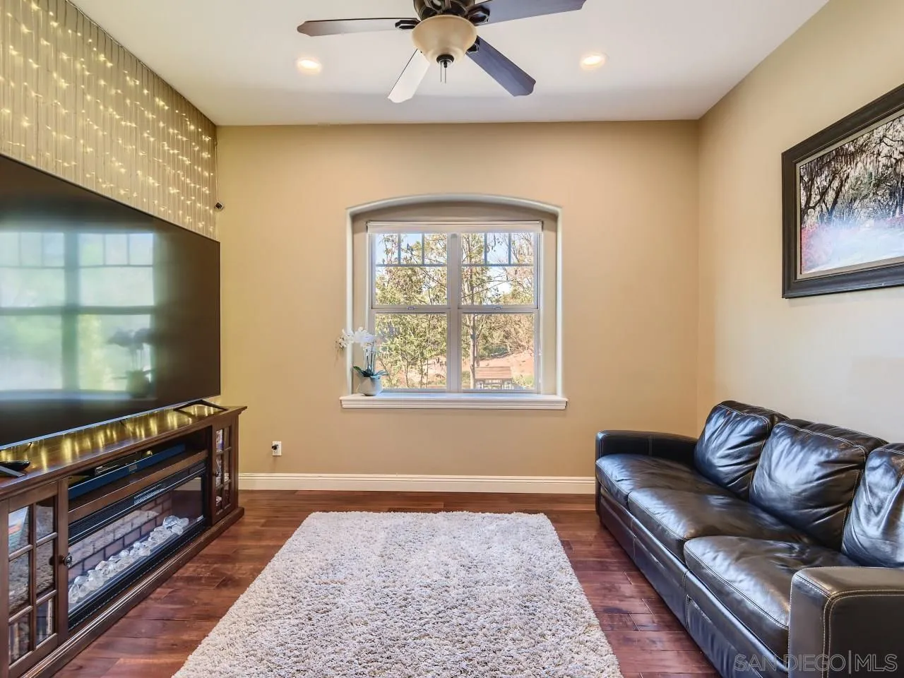 https://cdn.realtyfeed.com/cdn/127/220021052/670fd3031b6a133f6897da4332910083.webp