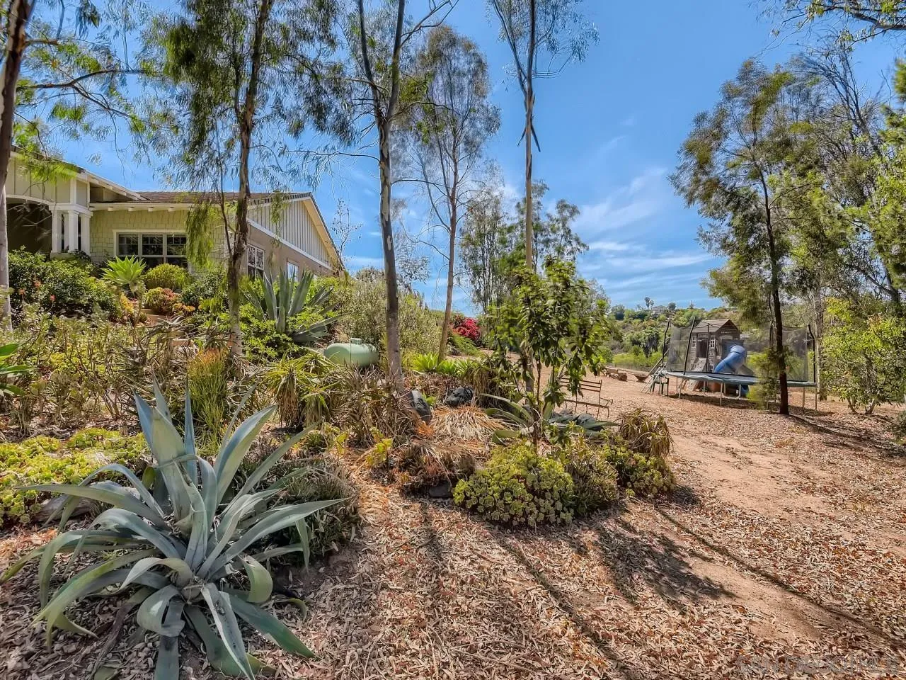 https://cdn.realtyfeed.com/cdn/127/220021052/6cc80446dc57922b35f19a578be63989.webp