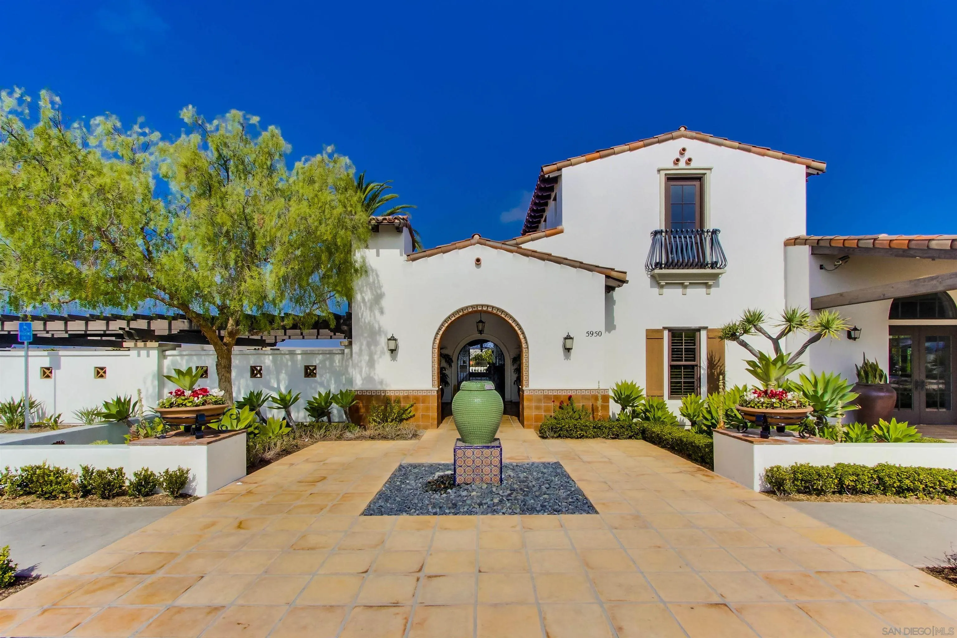 https://cdn.realtyfeed.com/cdn/127/220021343/0a730d6b52f23c009cf62a7729949137.webp