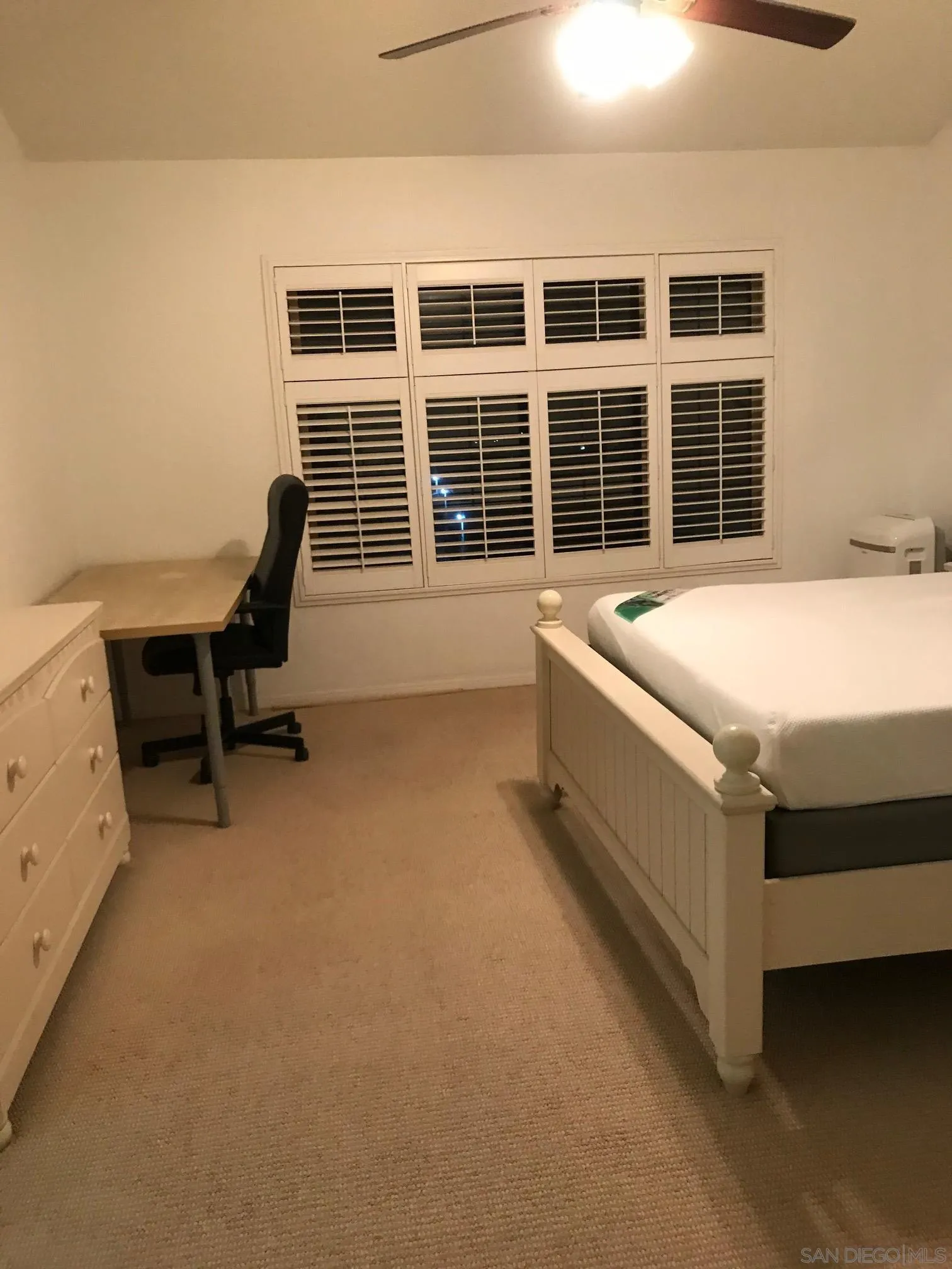 https://cdn.realtyfeed.com/cdn/127/220021374/24fe7469c8ff7b2300019a4f3264fc16.webp