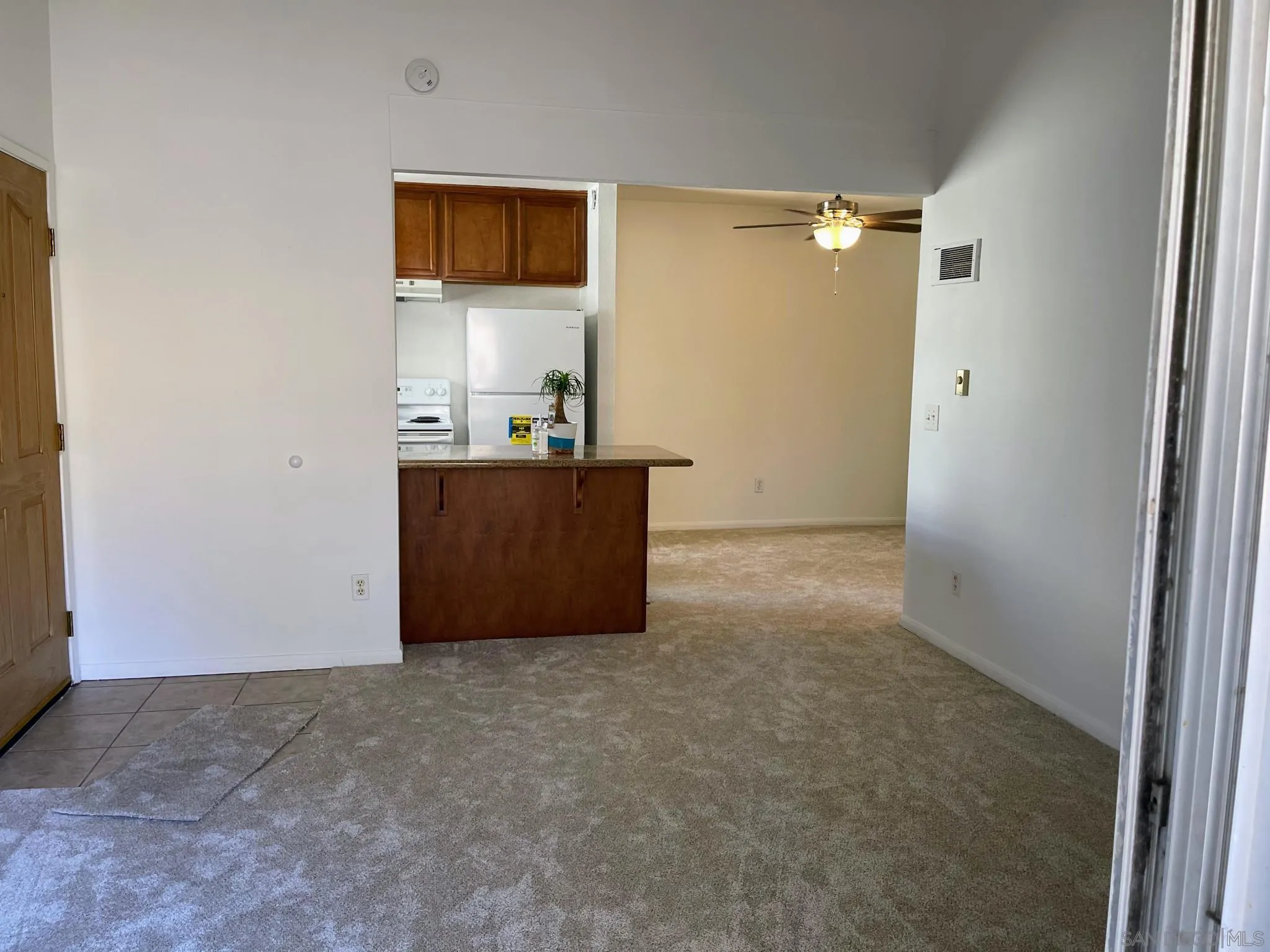 https://cdn.realtyfeed.com/cdn/127/220021438/0eb412e8c34207bd0f68855a7cb16c81.webp