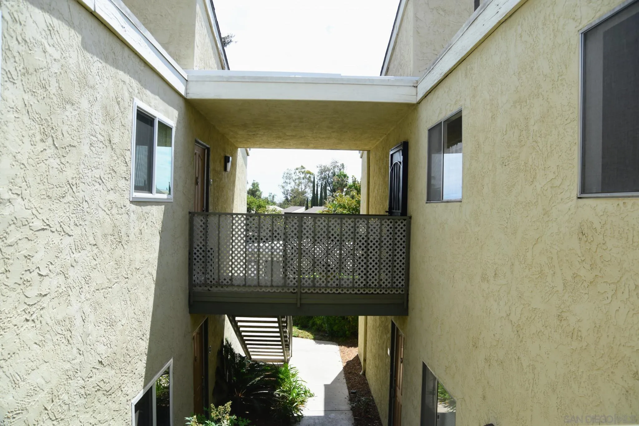 https://cdn.realtyfeed.com/cdn/127/220021438/256986d9435f09331bc98799f531c57d.webp