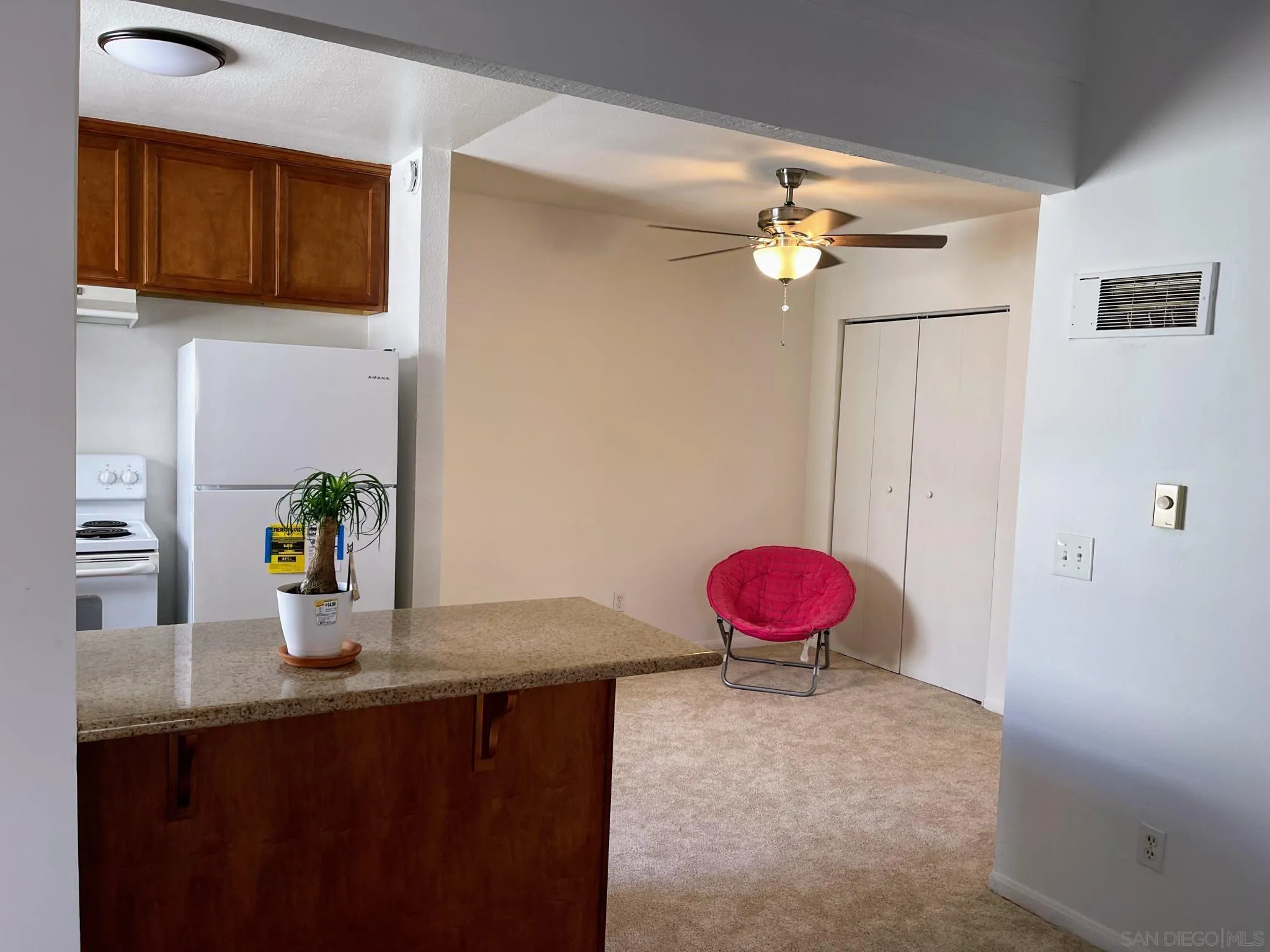 https://cdn.realtyfeed.com/cdn/127/220021438/3bc0c6407d8bc0f0d72a95ae0d2014b4.webp