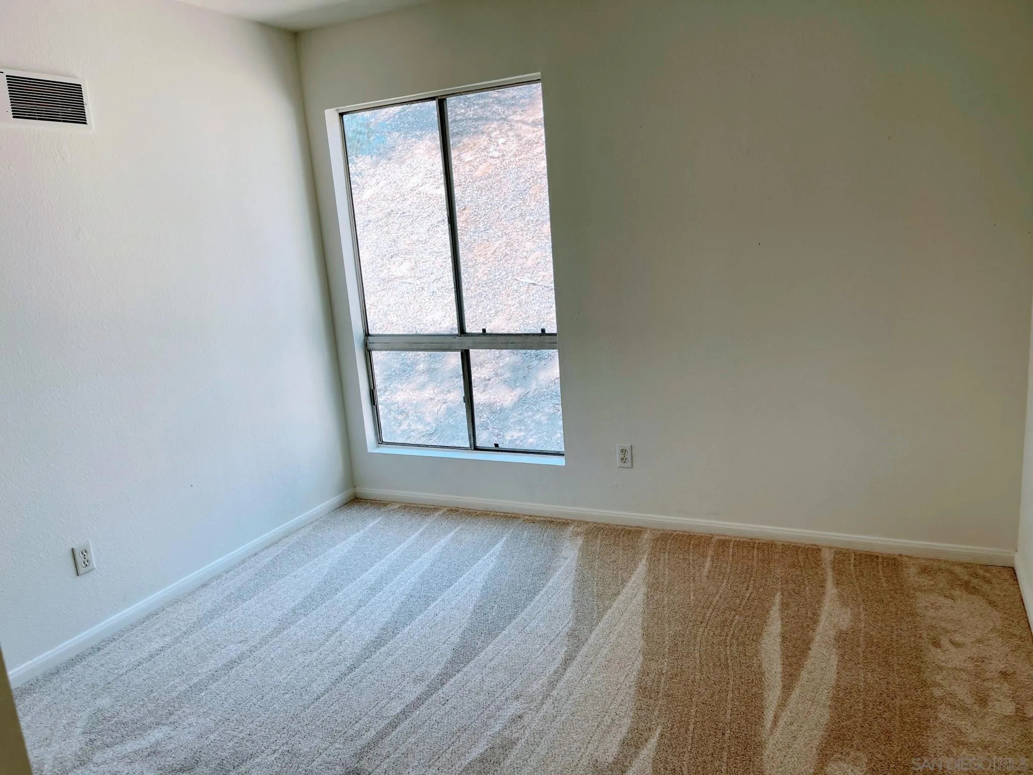 https://cdn.realtyfeed.com/cdn/127/220021438/74d4db0945bac4e3ef5e766d5cf4f081.webp