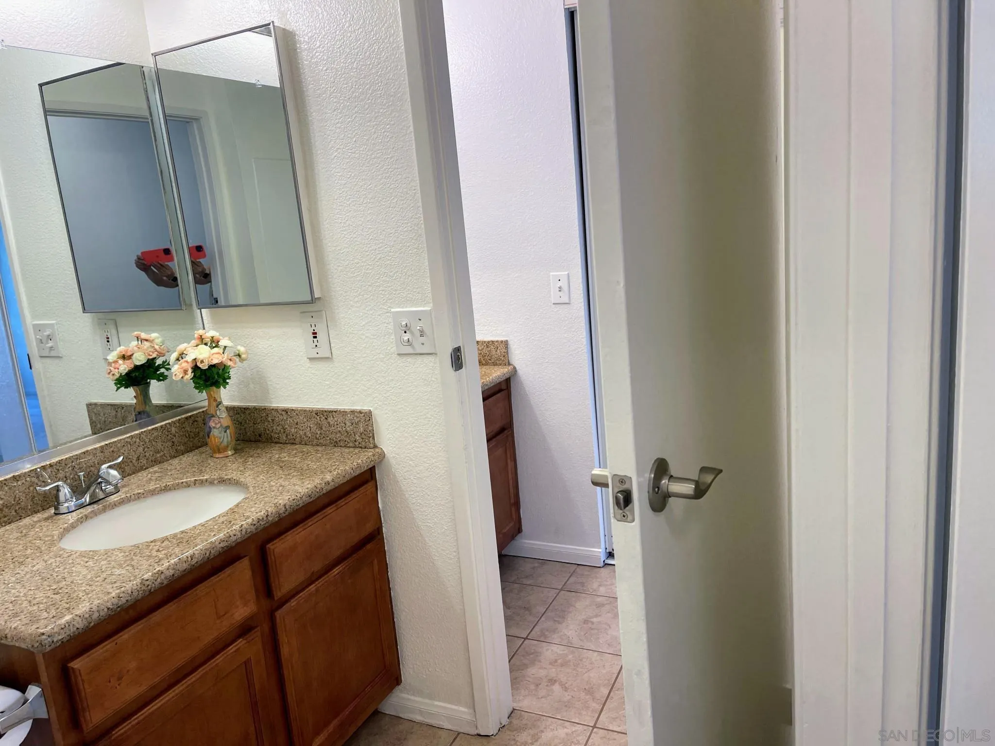 https://cdn.realtyfeed.com/cdn/127/220021438/89ff76deae663d45391134ec0fbd6607.webp