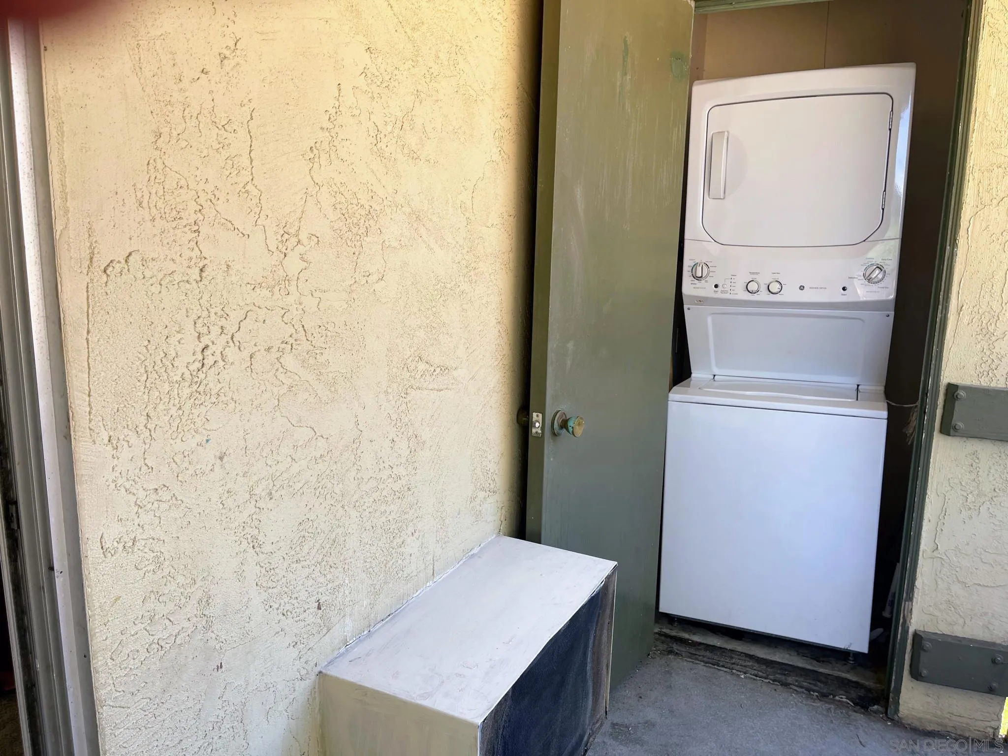 https://cdn.realtyfeed.com/cdn/127/220021438/99c63efe6f484edbf6cf2b91bcf156d7.webp