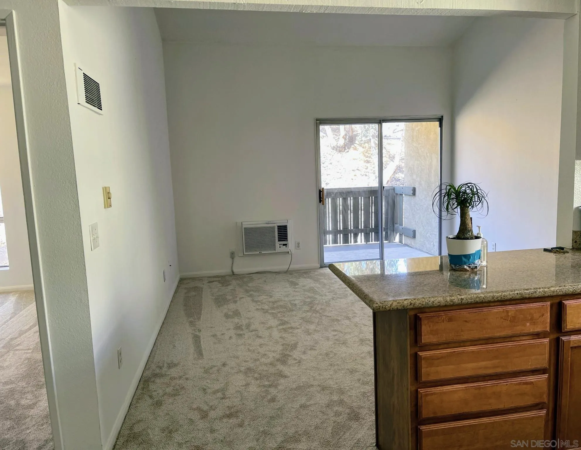 https://cdn.realtyfeed.com/cdn/127/220021438/9afc8631017c7618b99b4a4e992a9ec5.webp