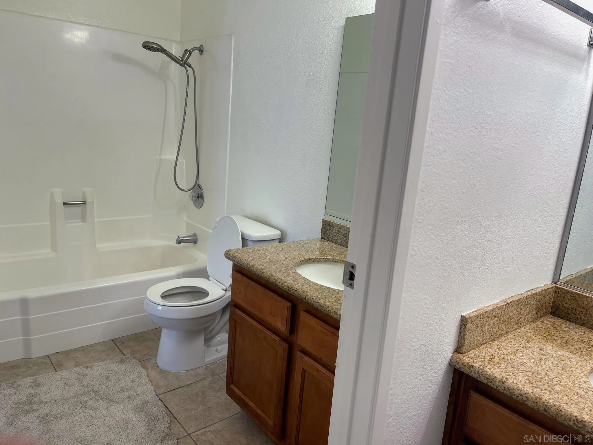 https://cdn.realtyfeed.com/cdn/127/220021438/ef1ed43c3ea2a7e6aca0eac15b87cdb0.webp