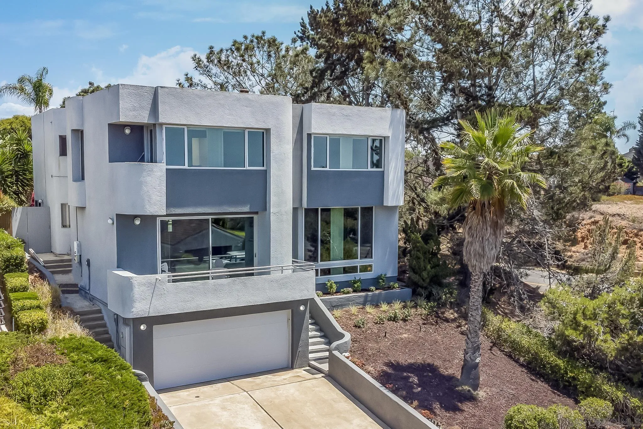 https://cdn.realtyfeed.com/cdn/127/220021469/742c9fae3c66ca6f124117f8e6b37283.webp