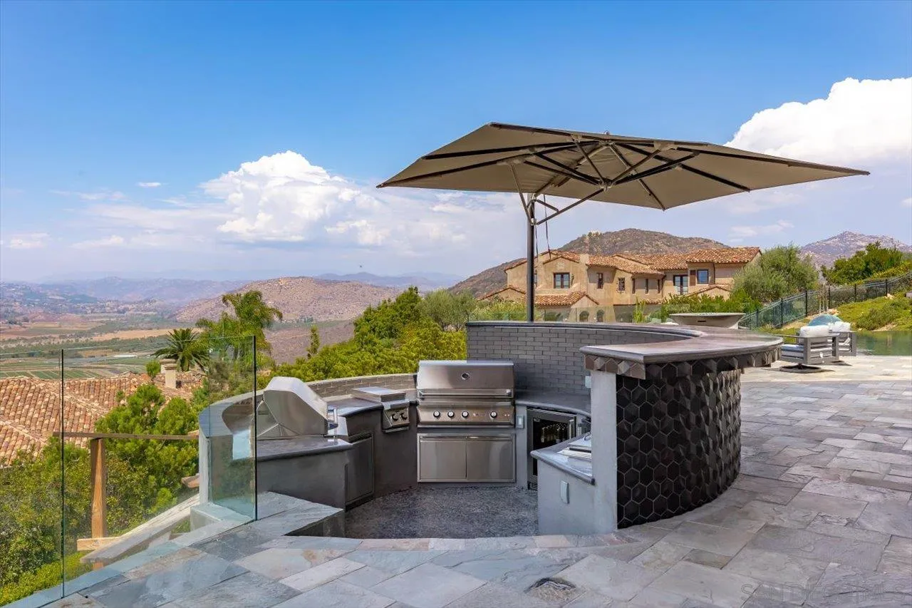 https://cdn.realtyfeed.com/cdn/127/220022658/969c35eec5cf0e8e998574f7974de270.webp