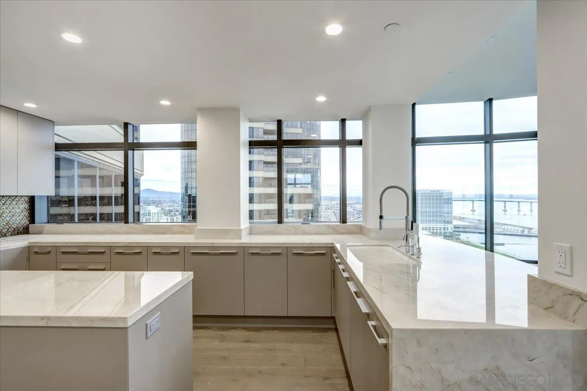 https://cdn.realtyfeed.com/cdn/127/220022823/26c0010a07a447aa42e4b3c41d39d533.webp