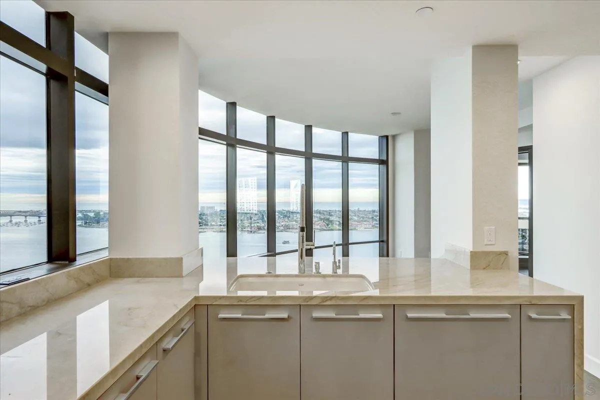 https://cdn.realtyfeed.com/cdn/127/220022823/704c6952114a92f3942e2c7bbf3cb4c9.webp