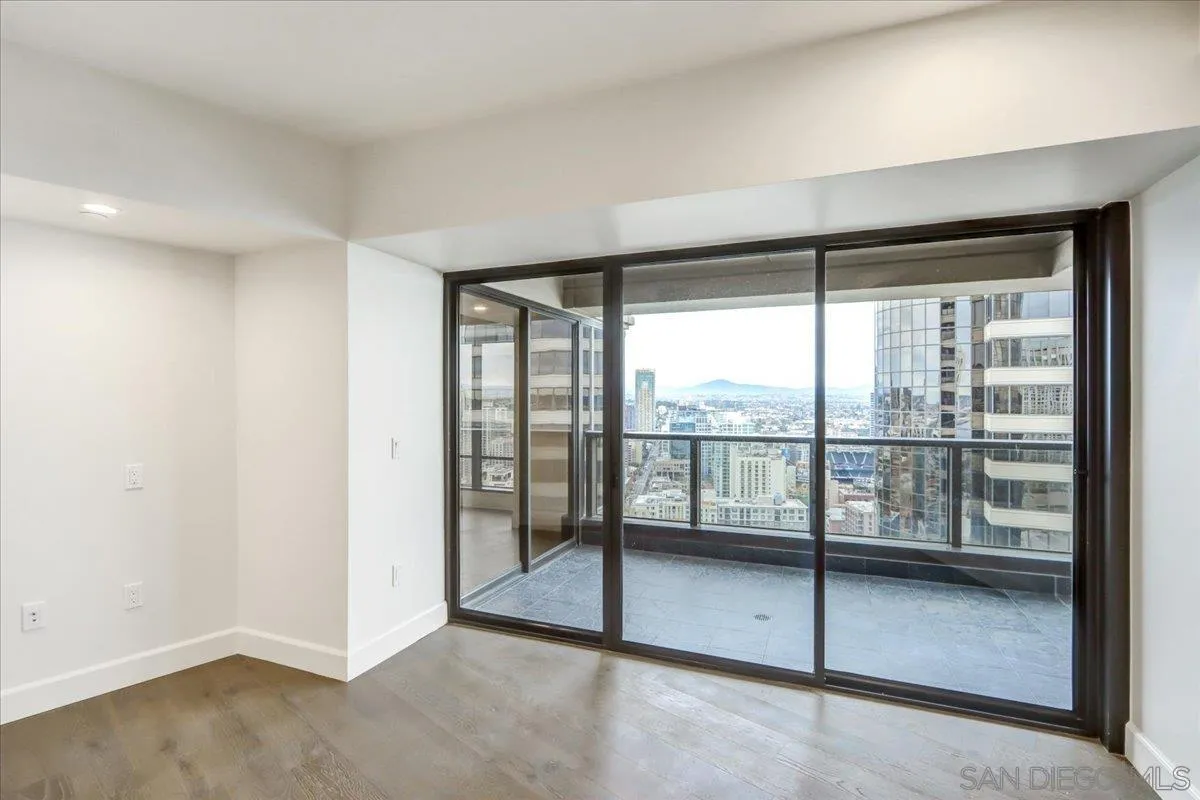 https://cdn.realtyfeed.com/cdn/127/220022823/a40cfba30f561f36ebba094576569ab6.webp