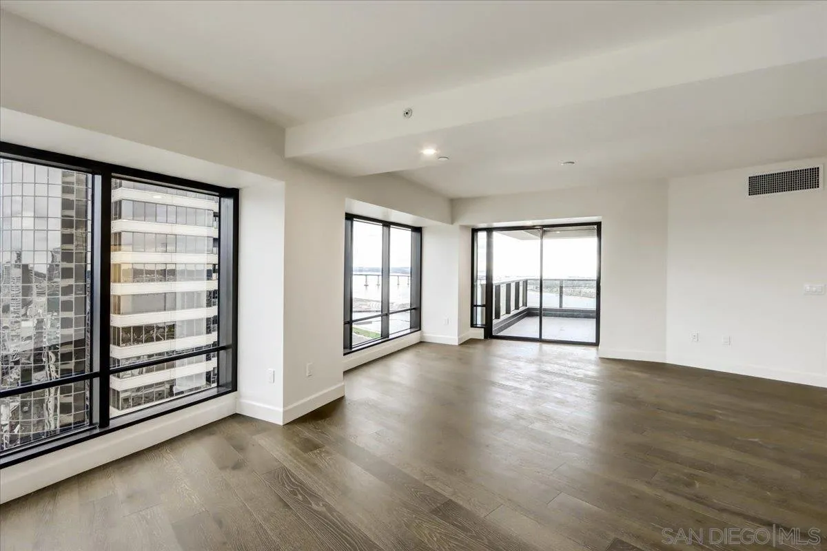 https://cdn.realtyfeed.com/cdn/127/220022823/b6474ab4566f033dc4b0574b7b23a2f7.webp