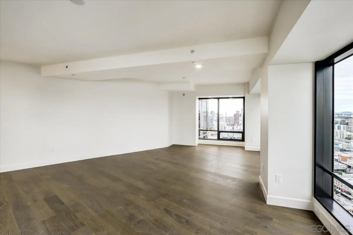 https://cdn.realtyfeed.com/cdn/127/220022823/bccec765b9e5782b893a45428b5543eb.webp