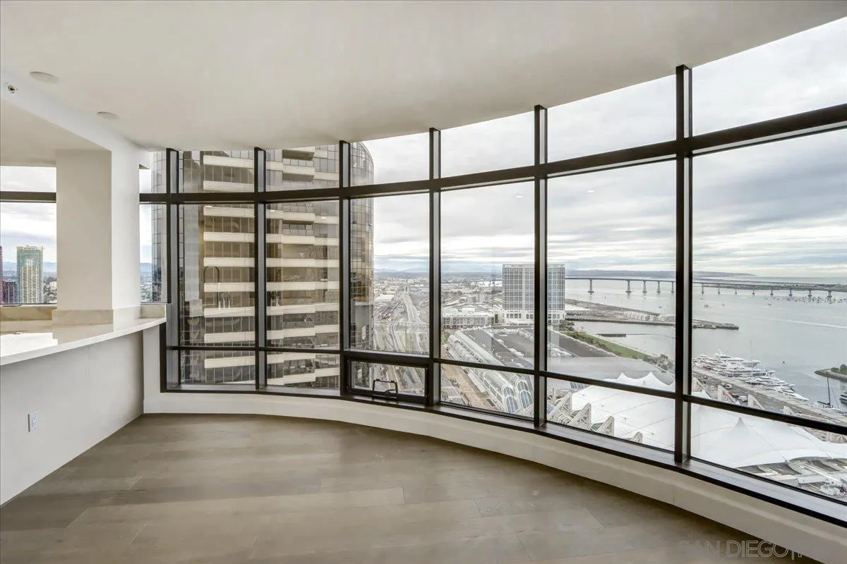 https://cdn.realtyfeed.com/cdn/127/220022823/d9ffff6f0cf38e9bbffc7d17fd034e61.webp