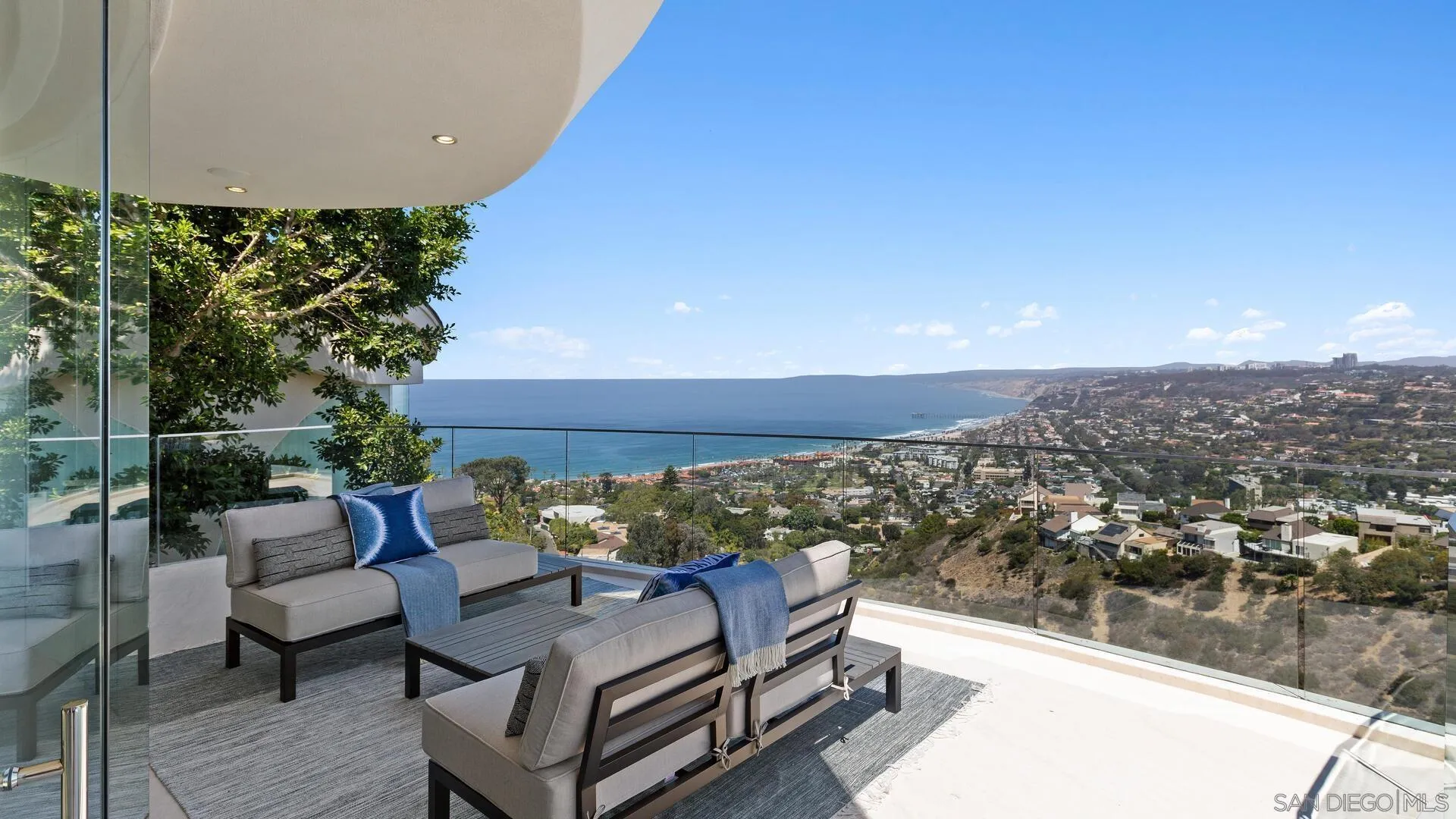 https://cdn.realtyfeed.com/cdn/127/220022833/0a049256e6822e7c1868685062192b72.webp