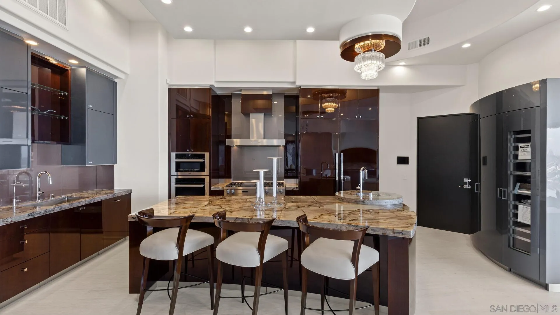 https://cdn.realtyfeed.com/cdn/127/220022833/465bd57acc22b025737053d3277a28cb.webp