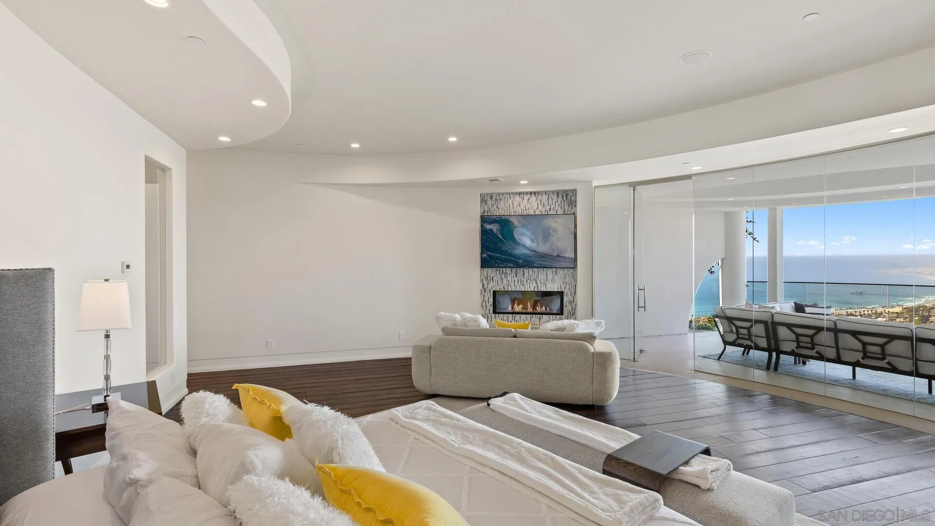 https://cdn.realtyfeed.com/cdn/127/220022833/dc7847471f6a61c86690658ee58853ac.webp