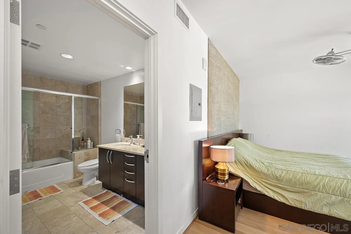 https://cdn.realtyfeed.com/cdn/127/220023229/364859f7bf6eedb4849739e057253f80.webp