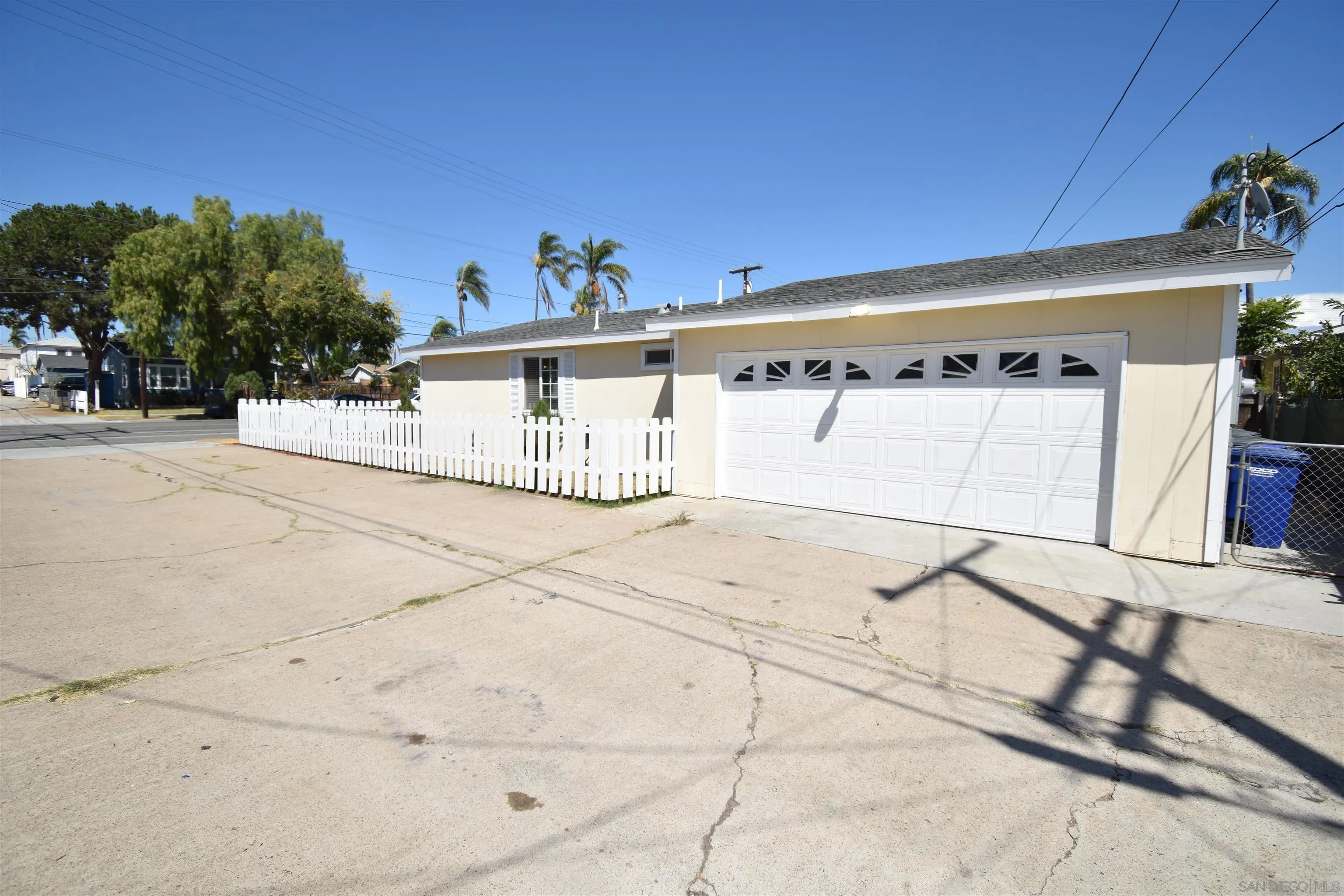 https://cdn.realtyfeed.com/cdn/127/220023278/2e064d2c97657072a9f4f59de558a603.webp