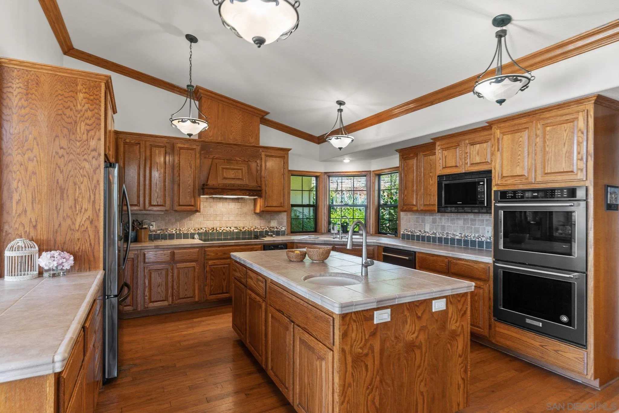 https://cdn.realtyfeed.com/cdn/127/220023307/d66124d847501e00d483cf7990da6ff9.webp