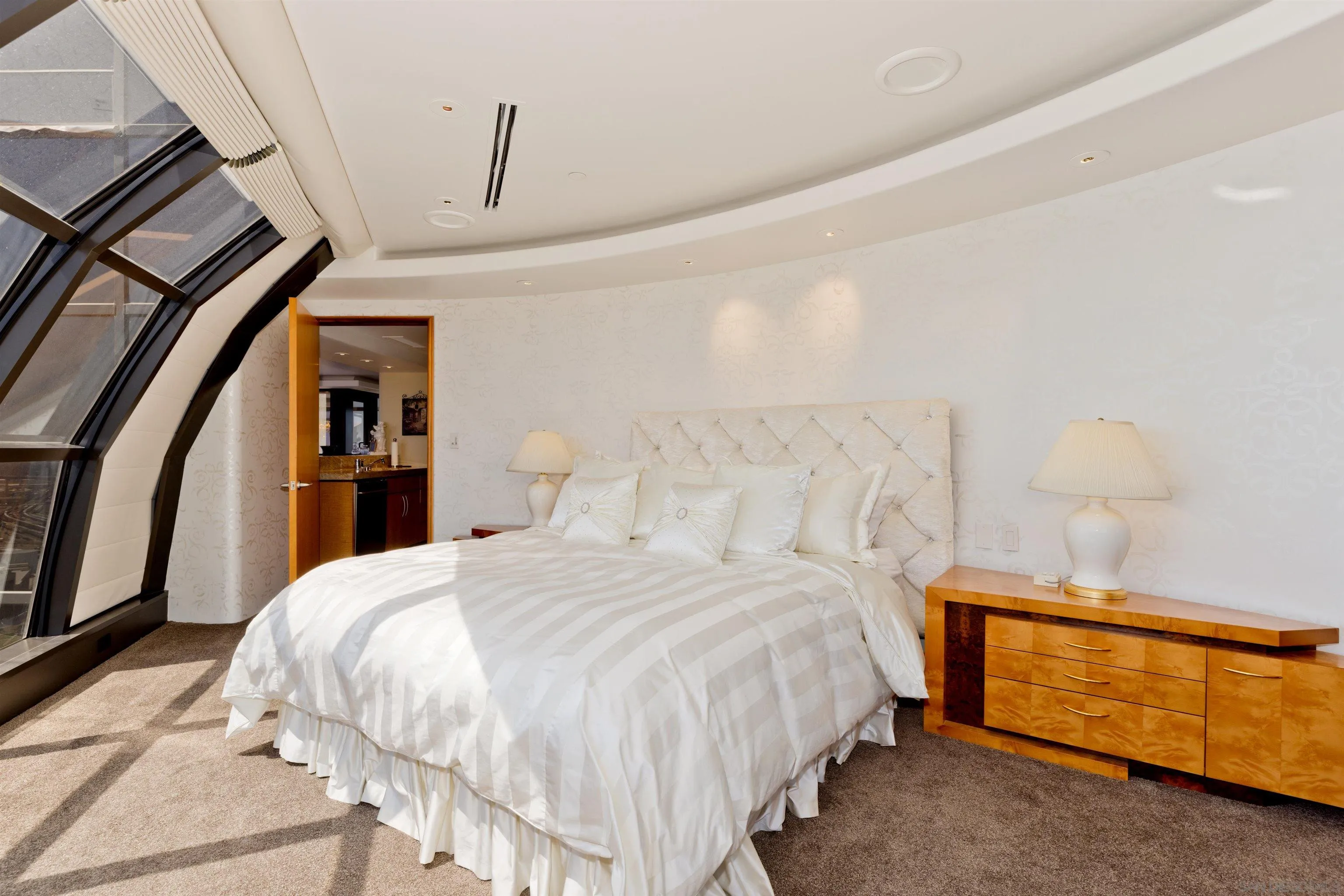 https://cdn.realtyfeed.com/cdn/127/220023448/ffc61021127bc227ff61436c944013d0.webp