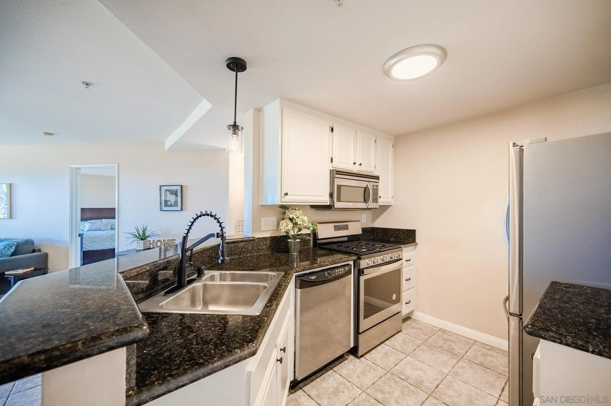 https://cdn.realtyfeed.com/cdn/127/220023583/8741788337b1cb44069547f842e989ce.webp