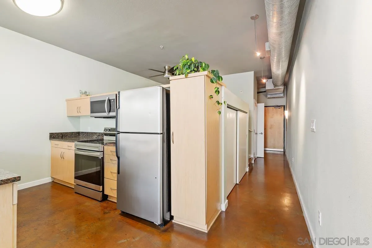 https://cdn.realtyfeed.com/cdn/127/220023968/614f6b7f844e0d5ae600f01c6a3acf7e.webp