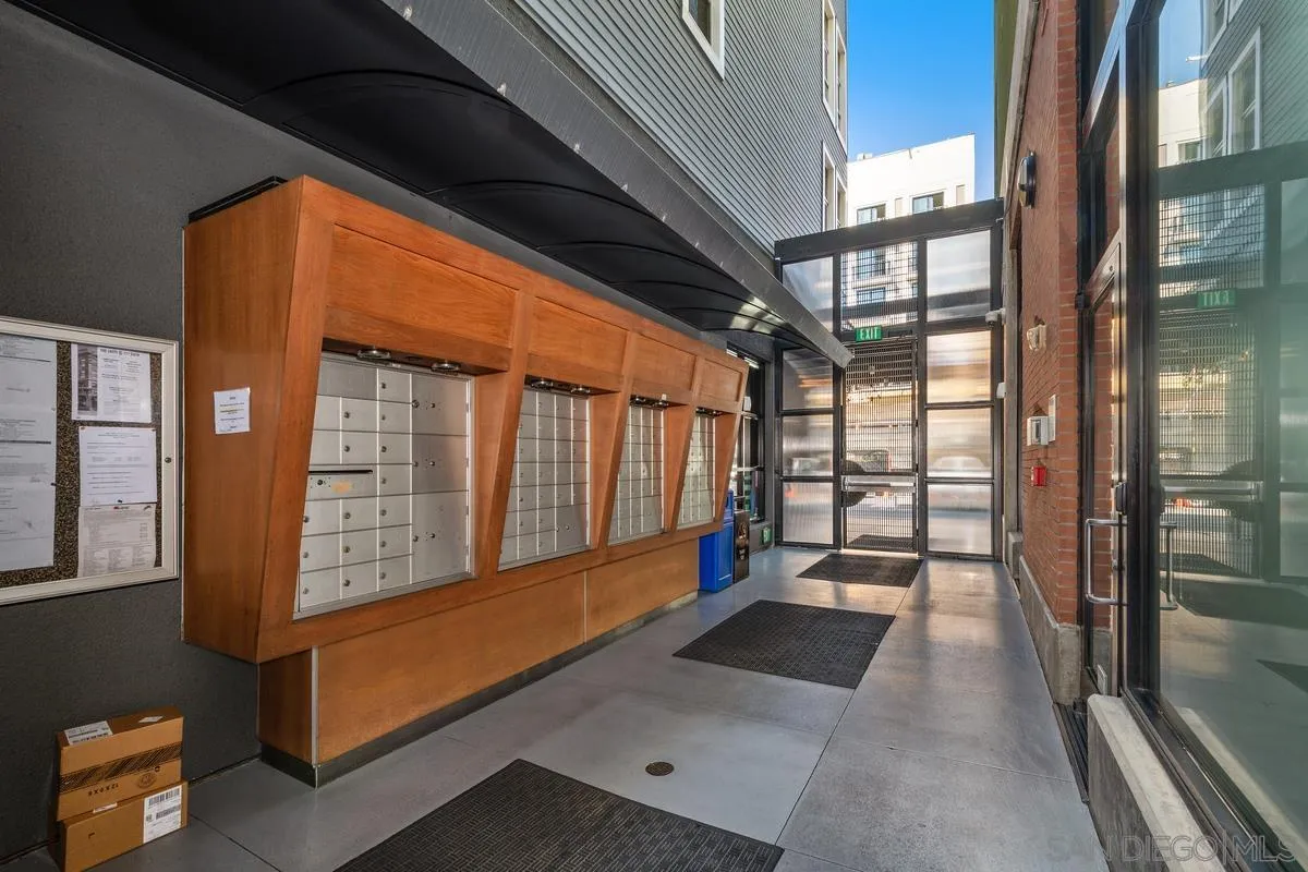 https://cdn.realtyfeed.com/cdn/127/220023968/746ab586342a4b9901759abee0c092fc.webp