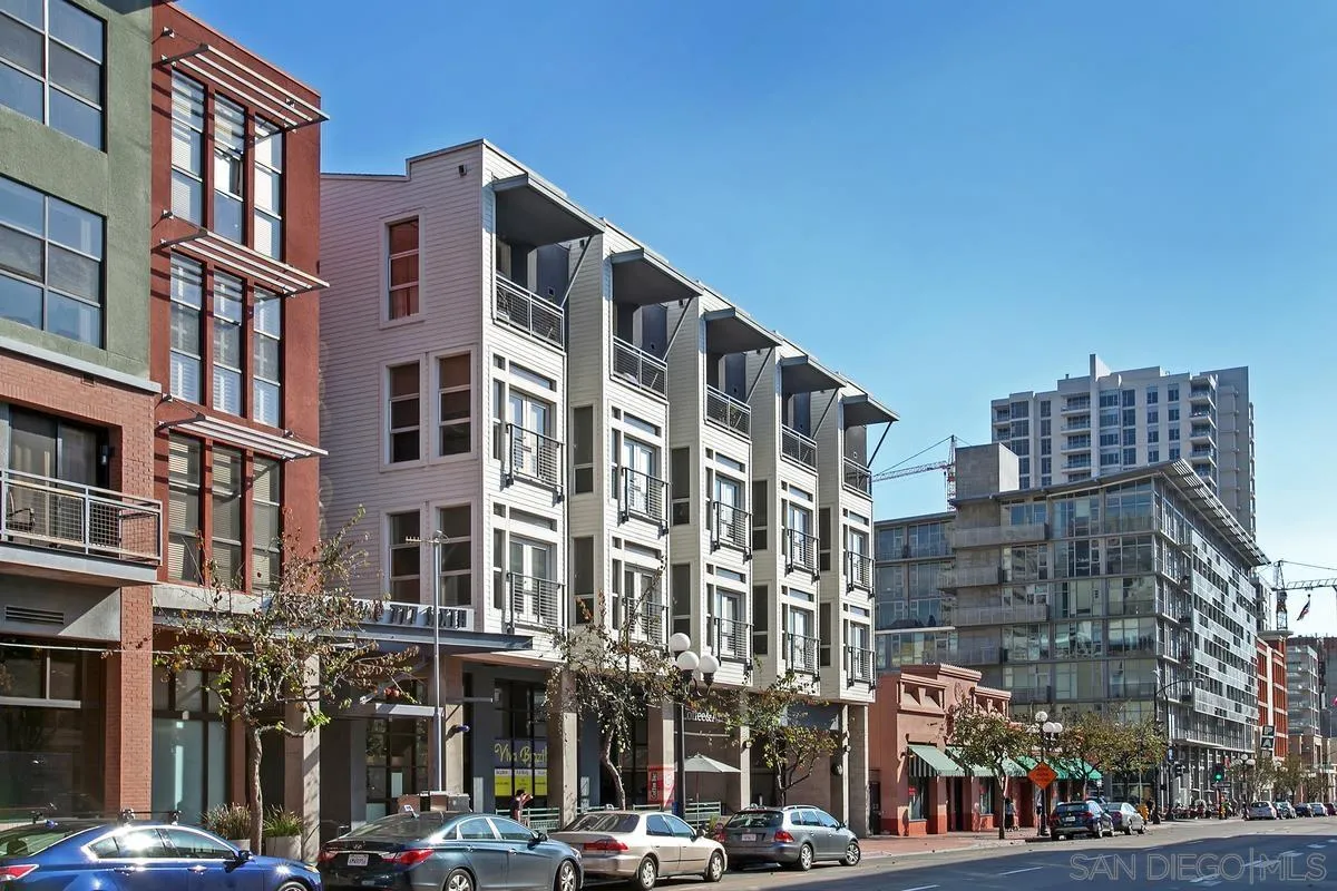 https://cdn.realtyfeed.com/cdn/127/220023968/a2f086573dc130fd88d6c9dd33dd89fa.webp