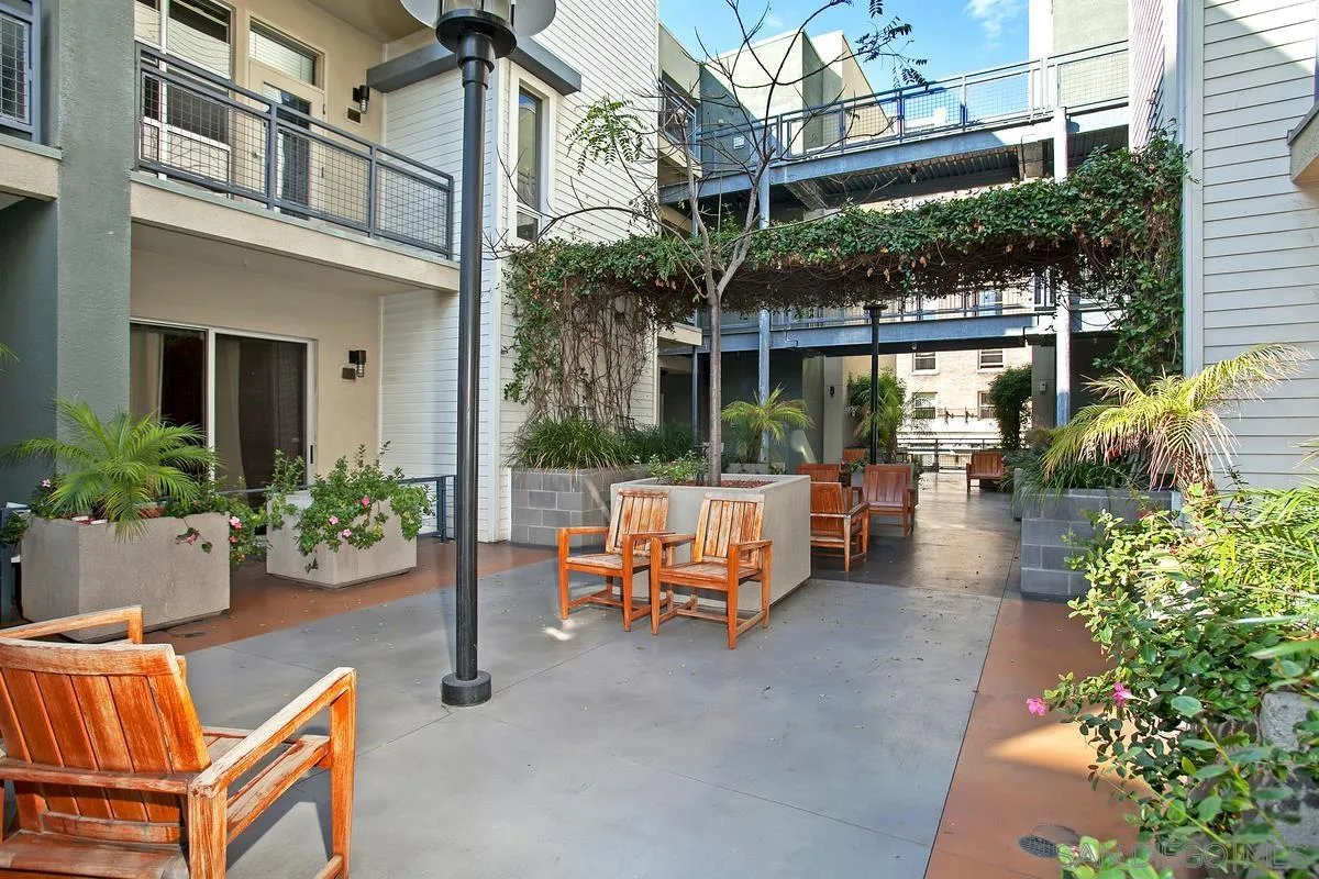 https://cdn.realtyfeed.com/cdn/127/220023968/e584d54730af88c2d4ca3cf1c5aae4a9.webp