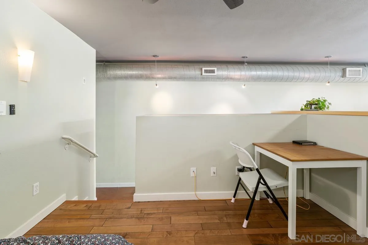 https://cdn.realtyfeed.com/cdn/127/220023968/f2bdc236f5f9126a4b1e4e4c12107185.webp