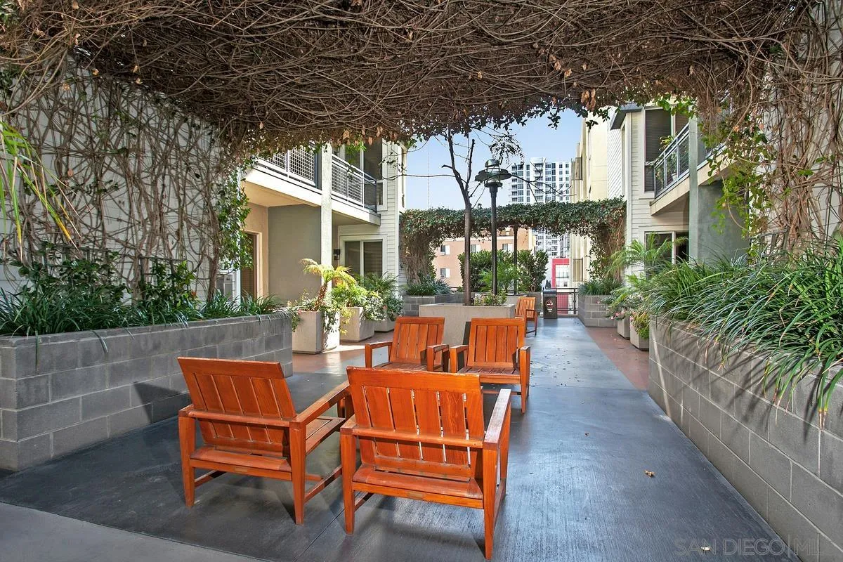 https://cdn.realtyfeed.com/cdn/127/220023968/fa2b90e889428a35b96459a86681200c.webp