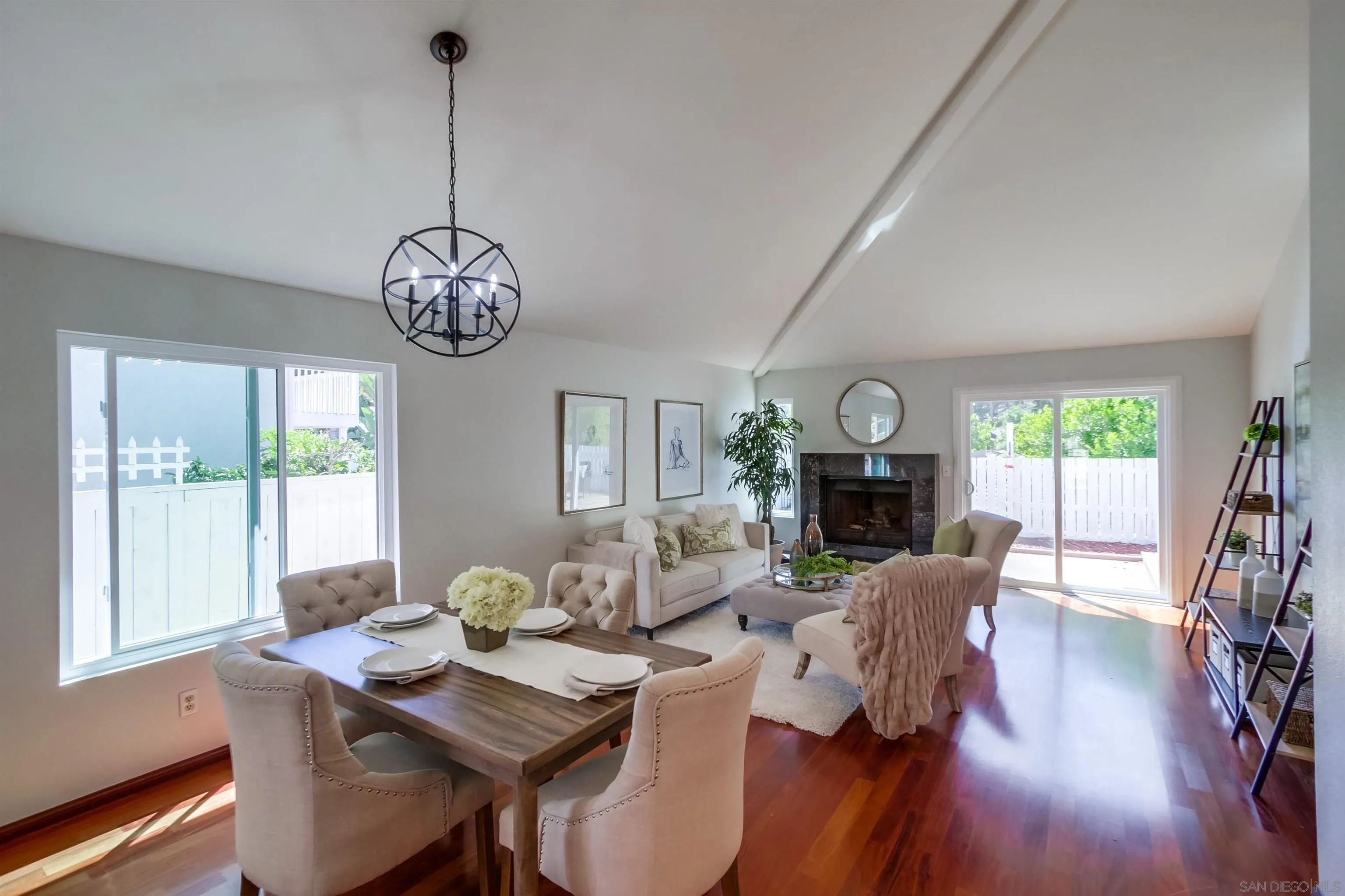 https://cdn.realtyfeed.com/cdn/127/220024119/b6a2c9909bfd04a99f3d417d6a1dabae.webp
