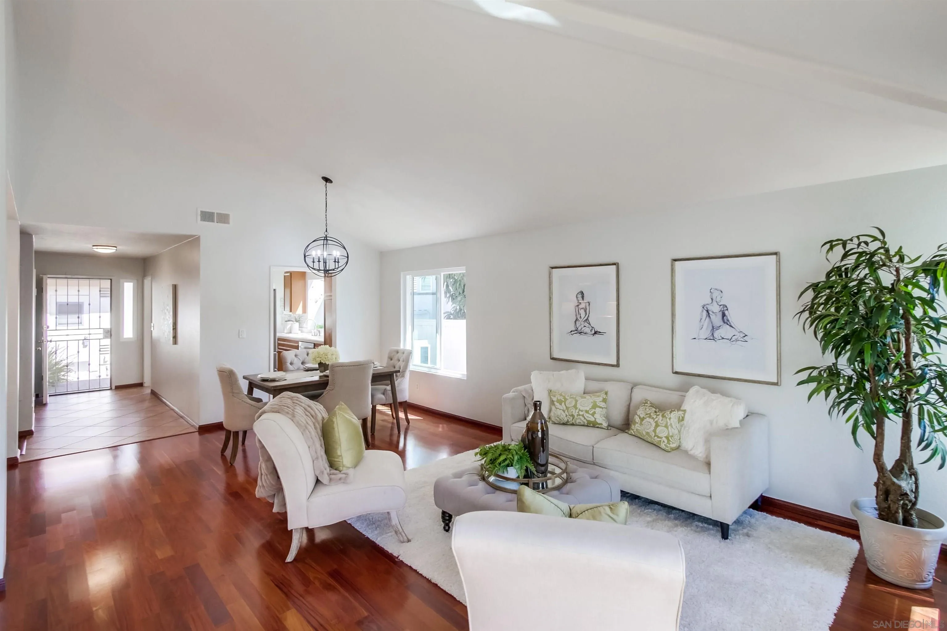https://cdn.realtyfeed.com/cdn/127/220024119/c937c82e2ee80175ab1f8eabfae8a9b4.webp