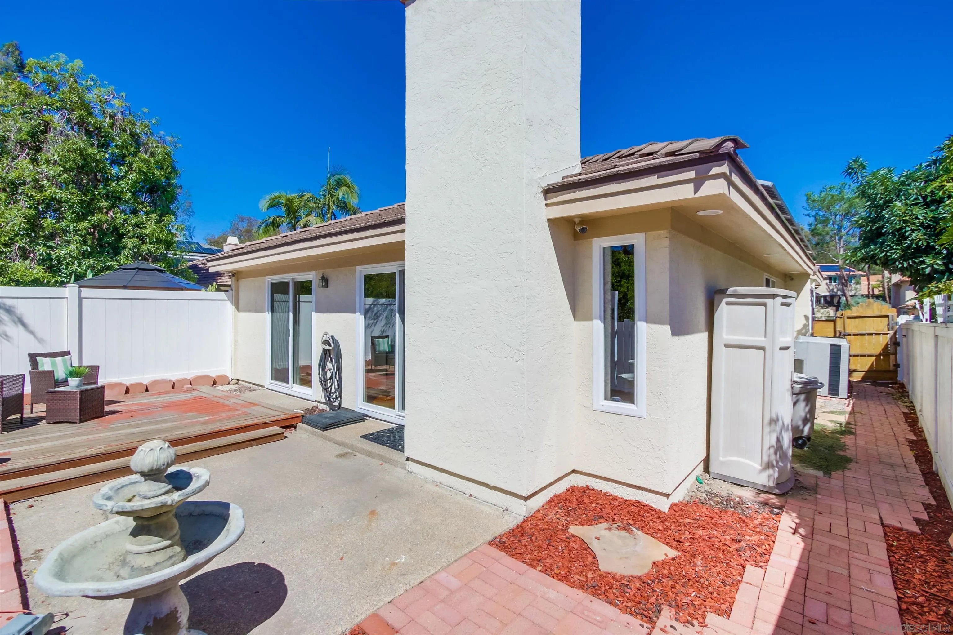 https://cdn.realtyfeed.com/cdn/127/220024119/e568e705063a0eeba52ba5b4faaaeb88.webp