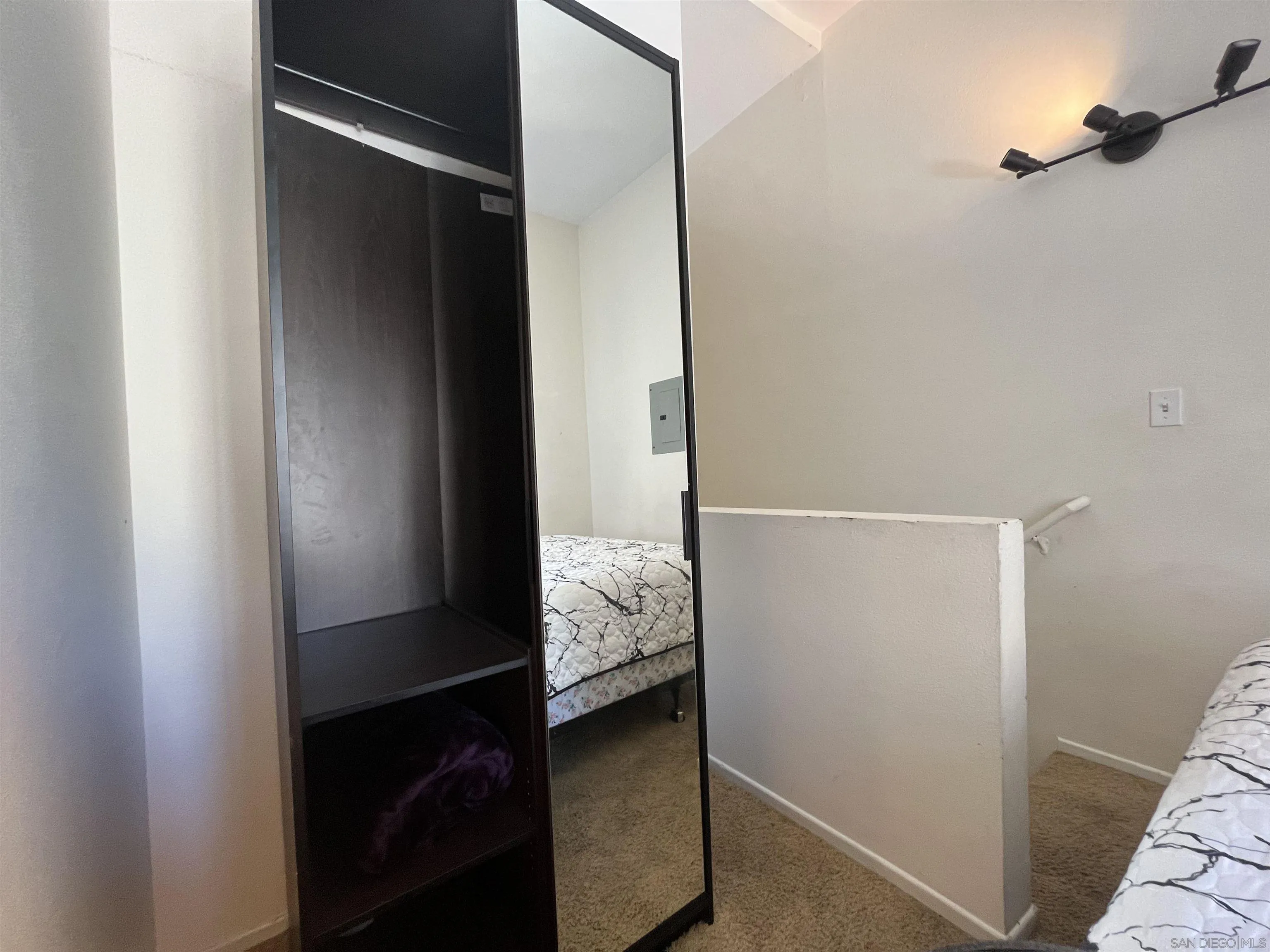 https://cdn.realtyfeed.com/cdn/127/220024166/15c0fb7331179dc1fe19c24535d9785f.webp