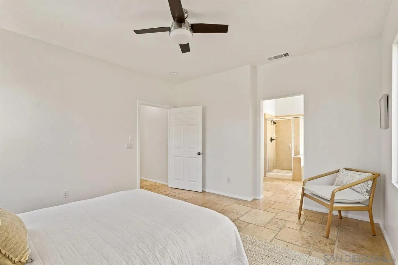 https://cdn.realtyfeed.com/cdn/127/220024184/223ffa9291fc17630682043c05db1451.webp