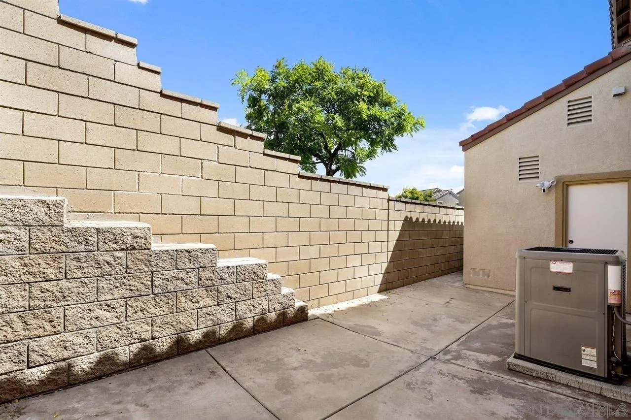 https://cdn.realtyfeed.com/cdn/127/220024184/695718d8f297a85277520d7309a9af64.webp