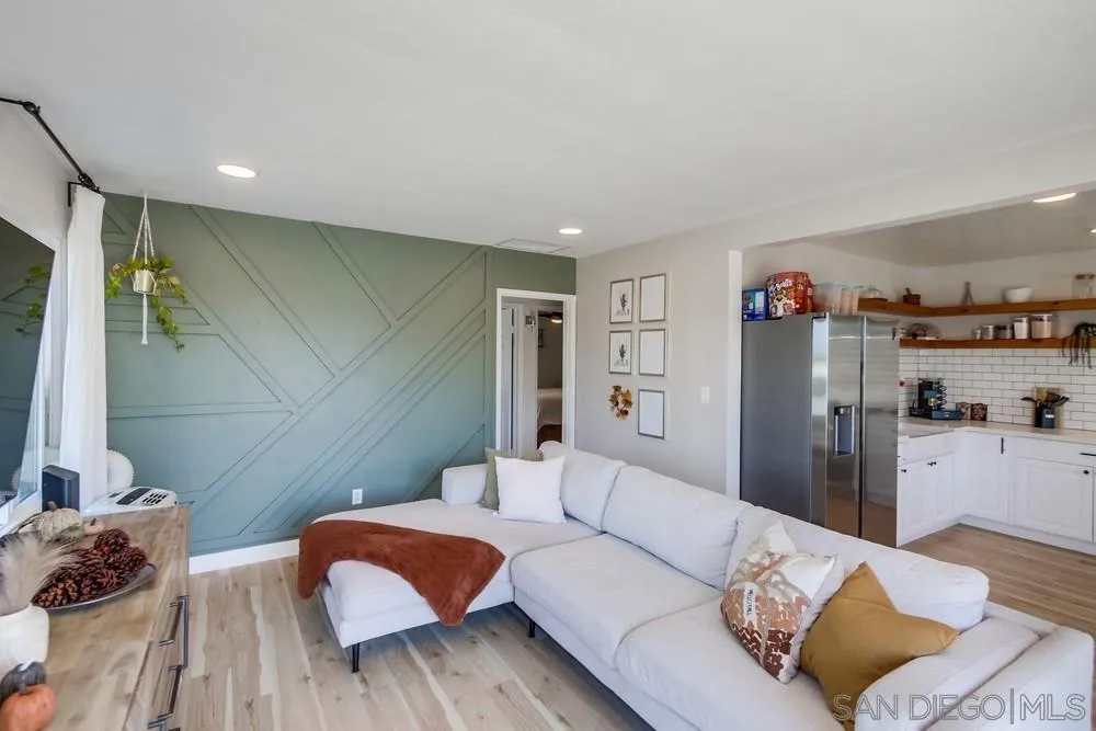 https://cdn.realtyfeed.com/cdn/127/220024282/de8146f5b22f246b85978033b280a562.webp