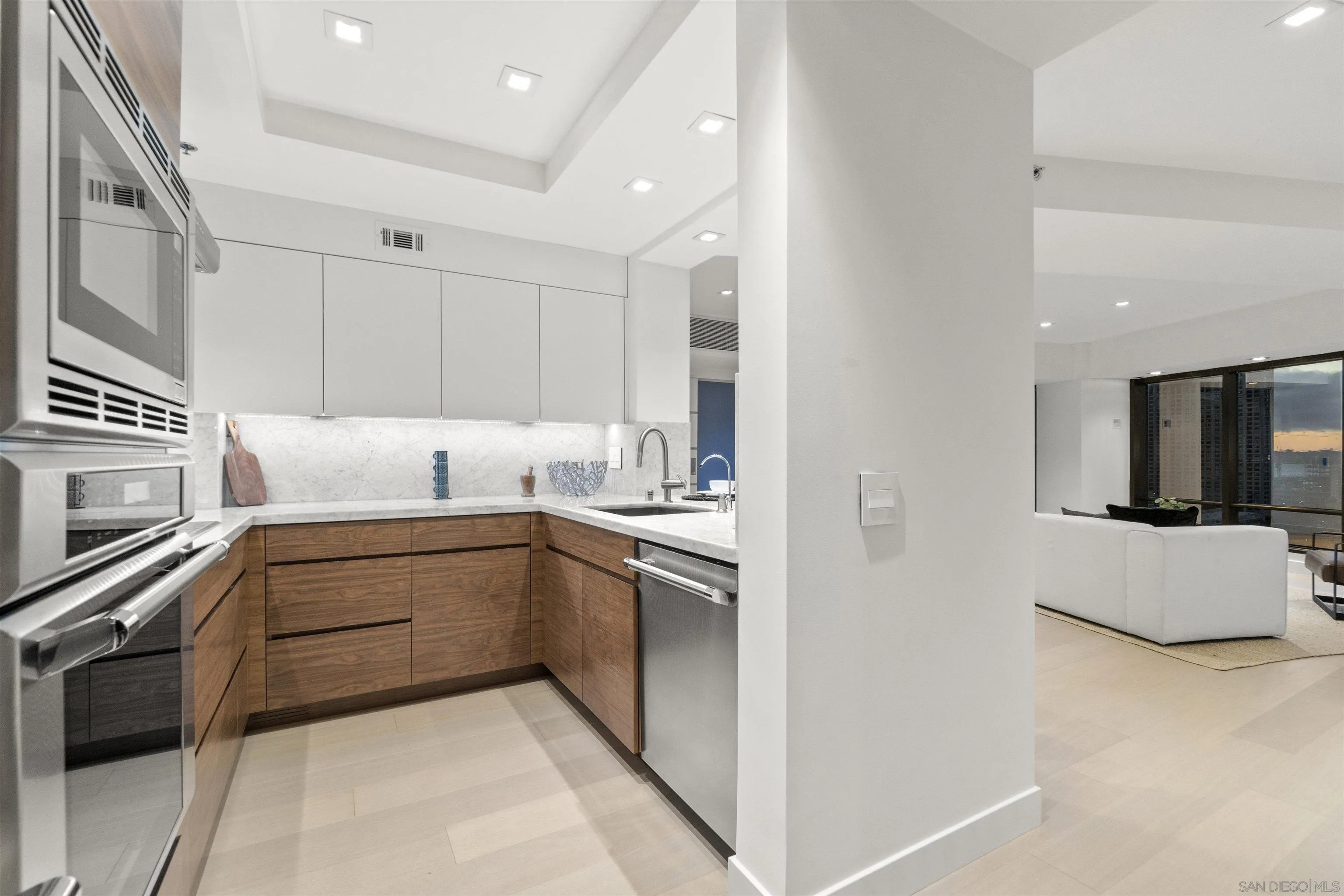 https://cdn.realtyfeed.com/cdn/127/220024283/c6dc2528d546d96aad1552780dd21c1d.webp